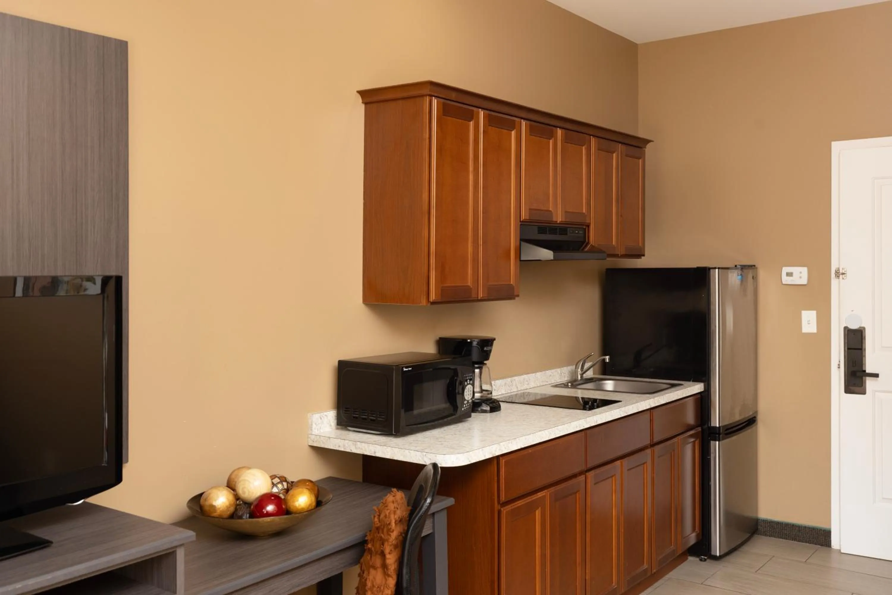 Coffee/tea facilities in Brinton Suites