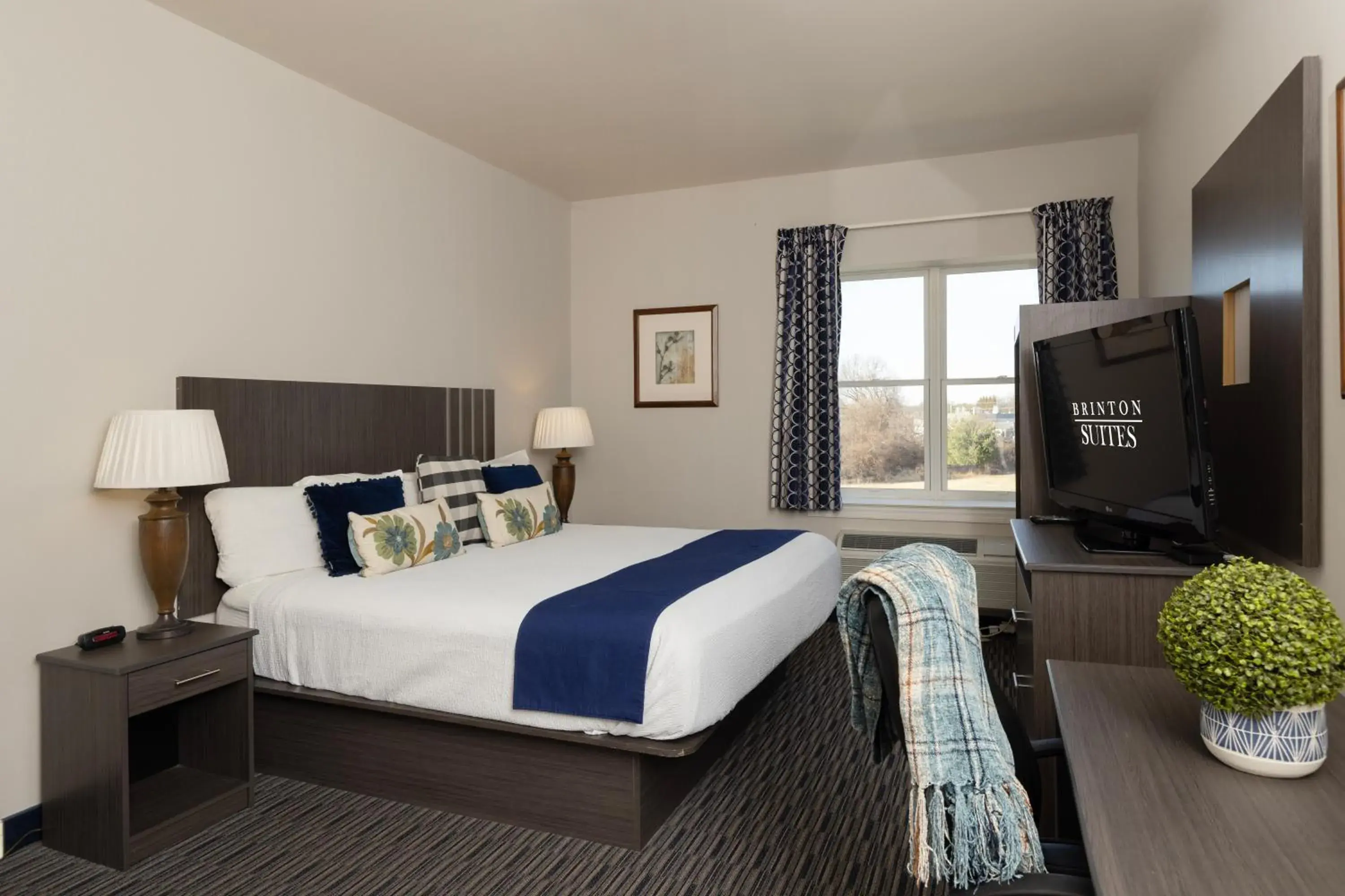 Deluxe King Studio in Brinton Suites Deluxe King Studio in Brinton Suites