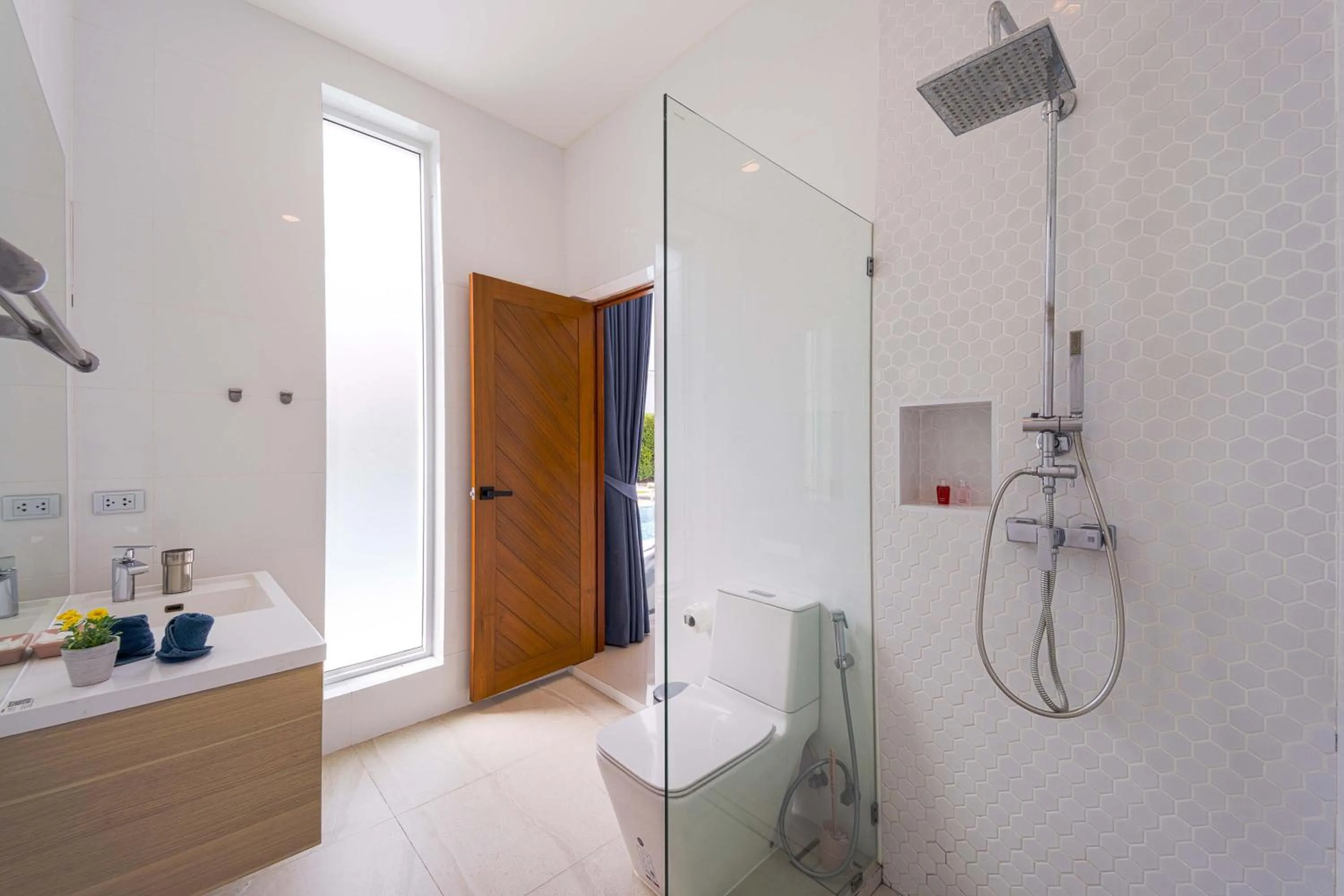 Bathroom in Harmony Villa 5 Bedroom Modern Pool Villa - KH-A7