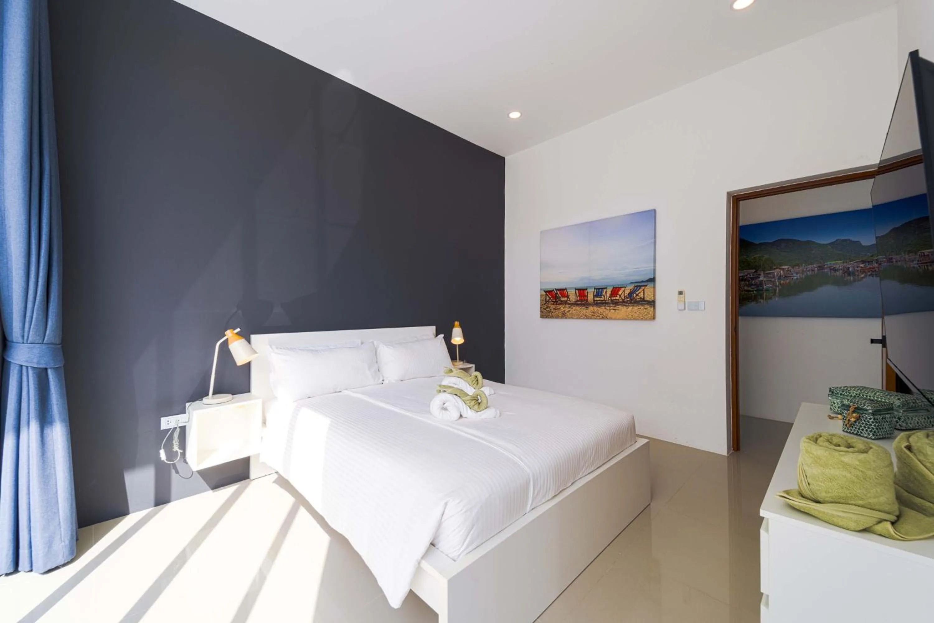 Bedroom, Bed in Harmony Villa 5 Bedroom Modern Pool Villa - KH-A7