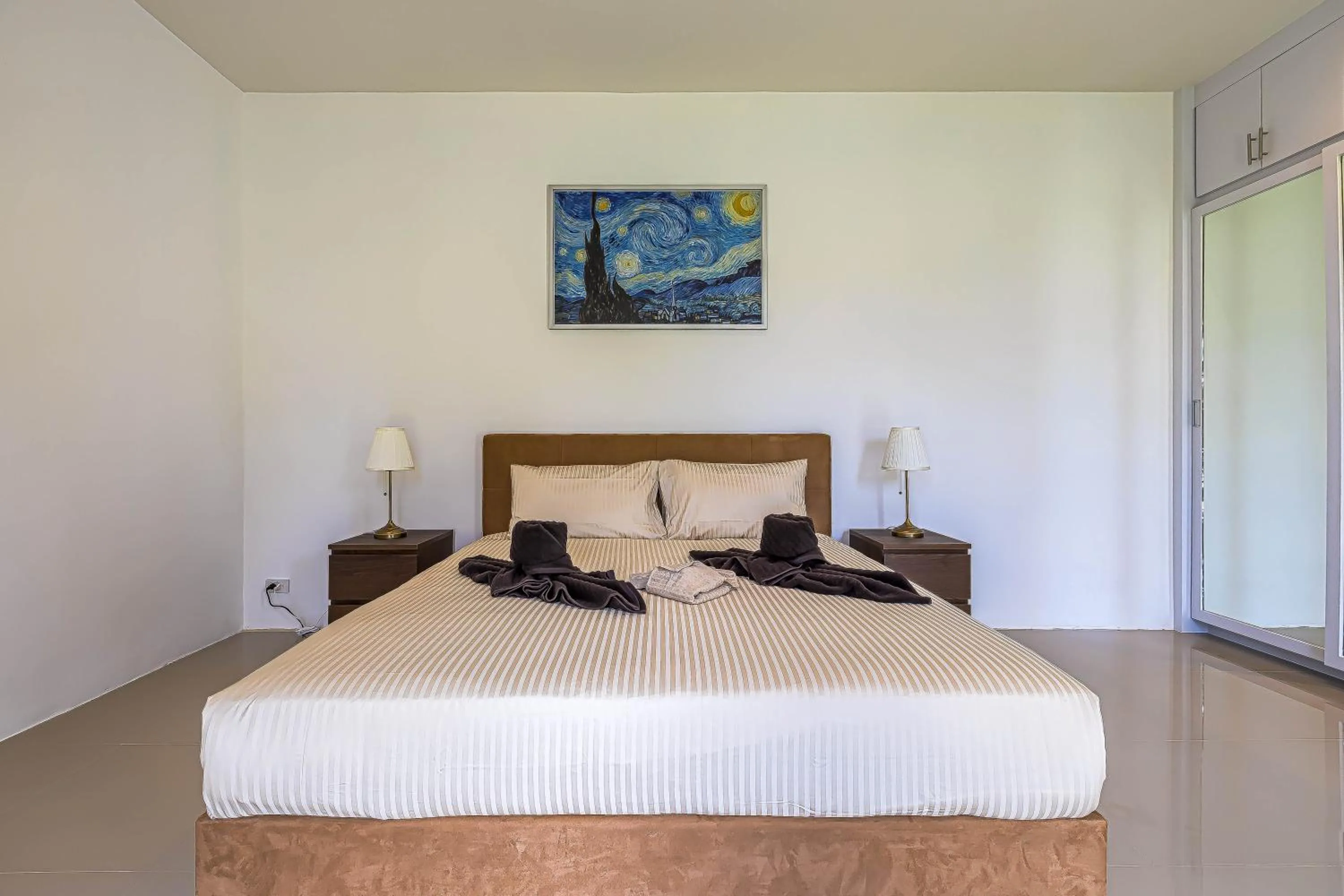 Bed in Amazing Private 6 Bedroom Pool Villa ED60