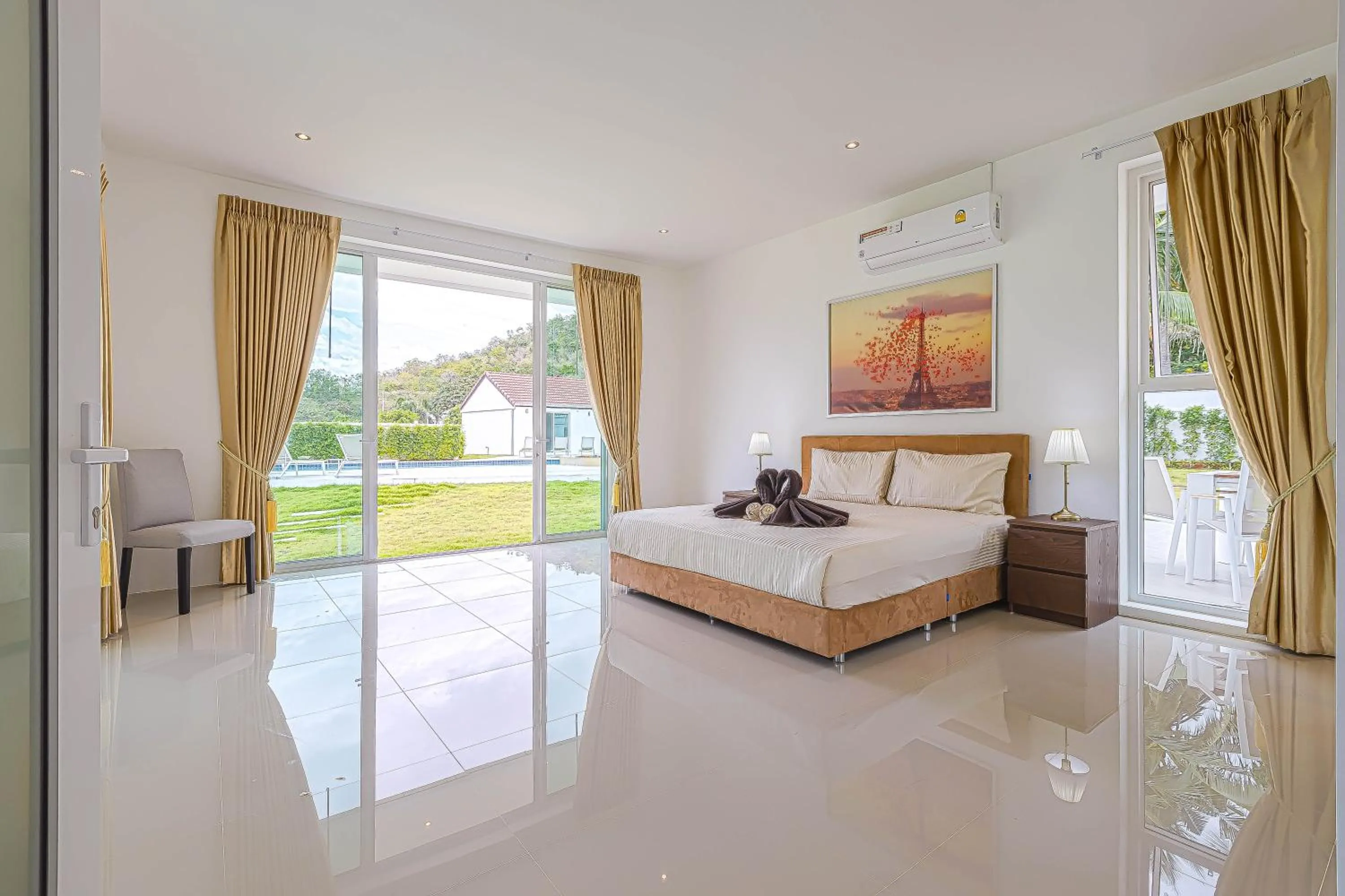 Bed in Amazing Private 6 Bedroom Pool Villa ED60