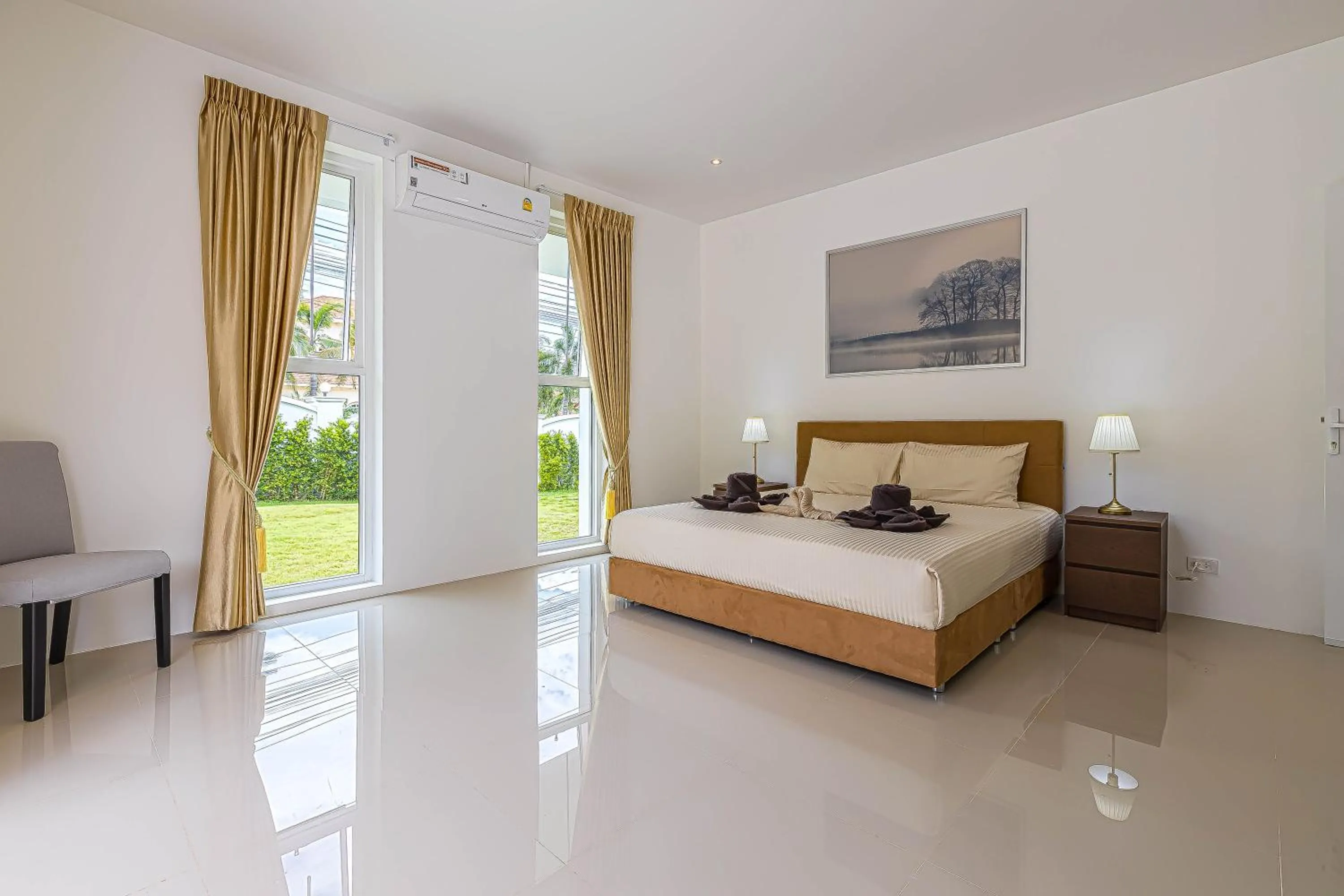 Bed in Amazing Private 6 Bedroom Pool Villa ED60