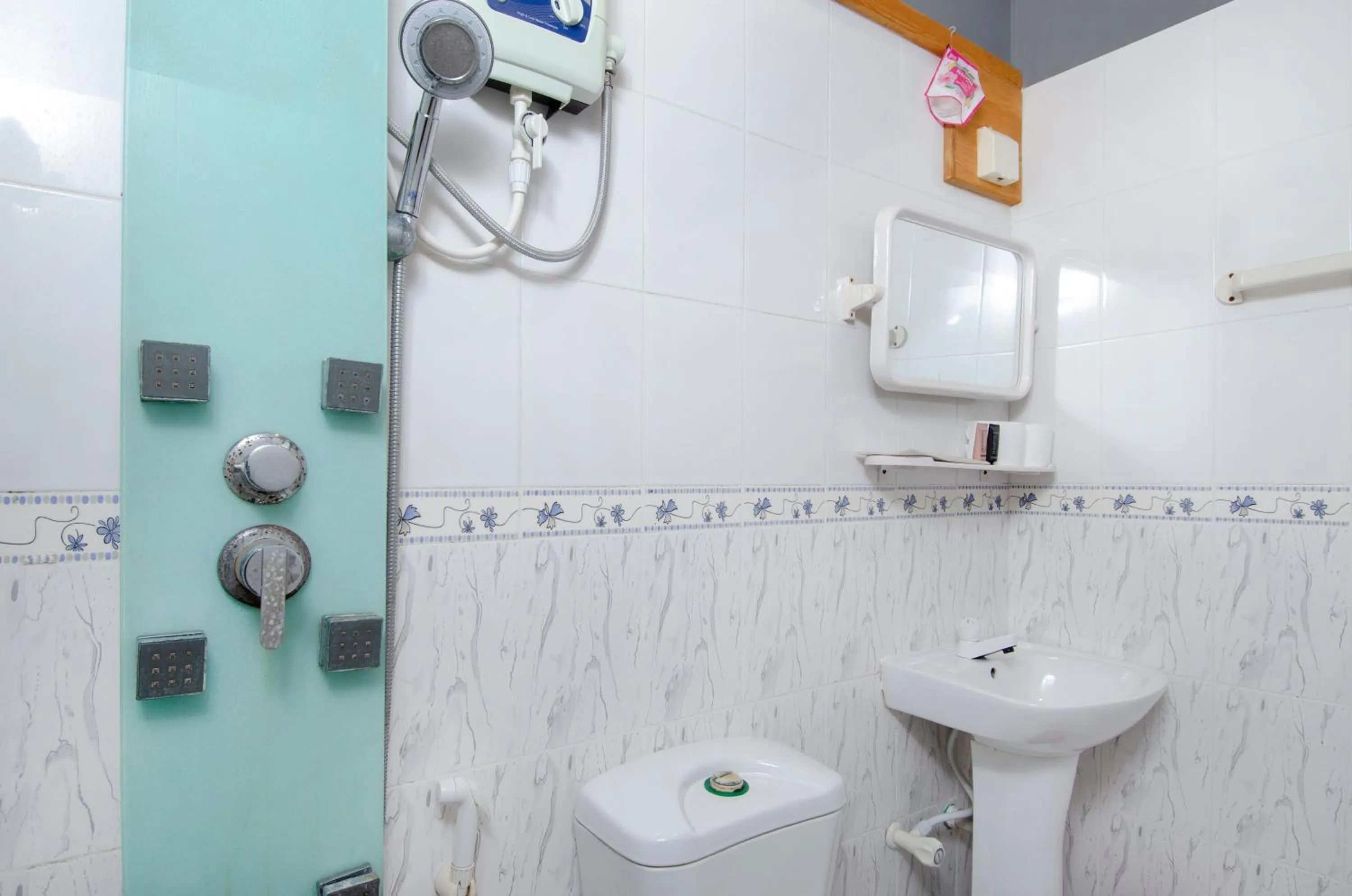 Bathroom in Paradise Retreat, Maafushi