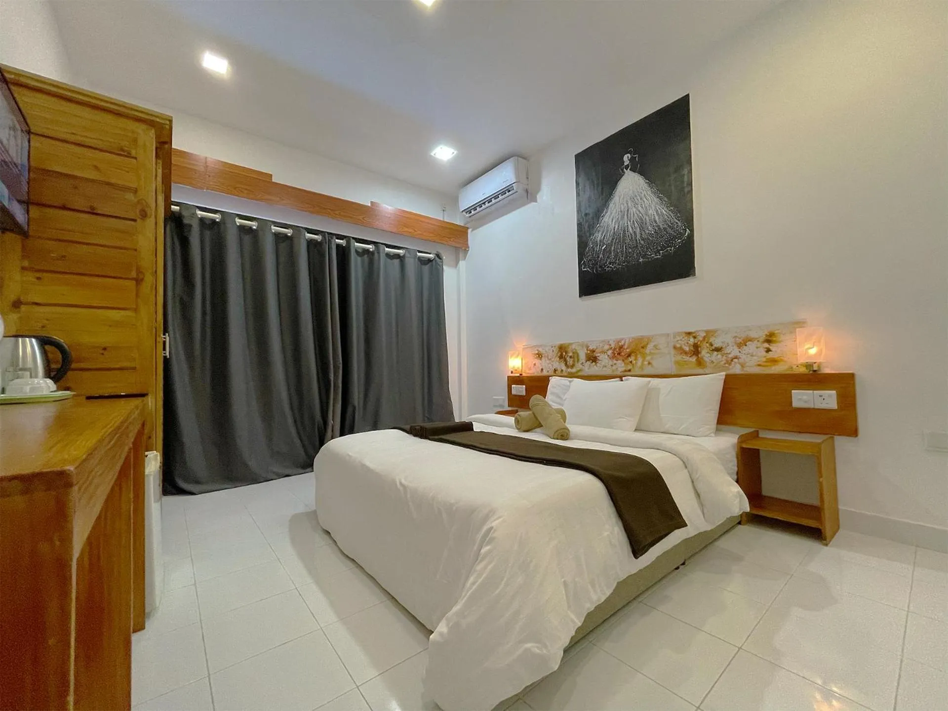 Photo of the whole room, Bed in Paradise Retreat, Maafushi