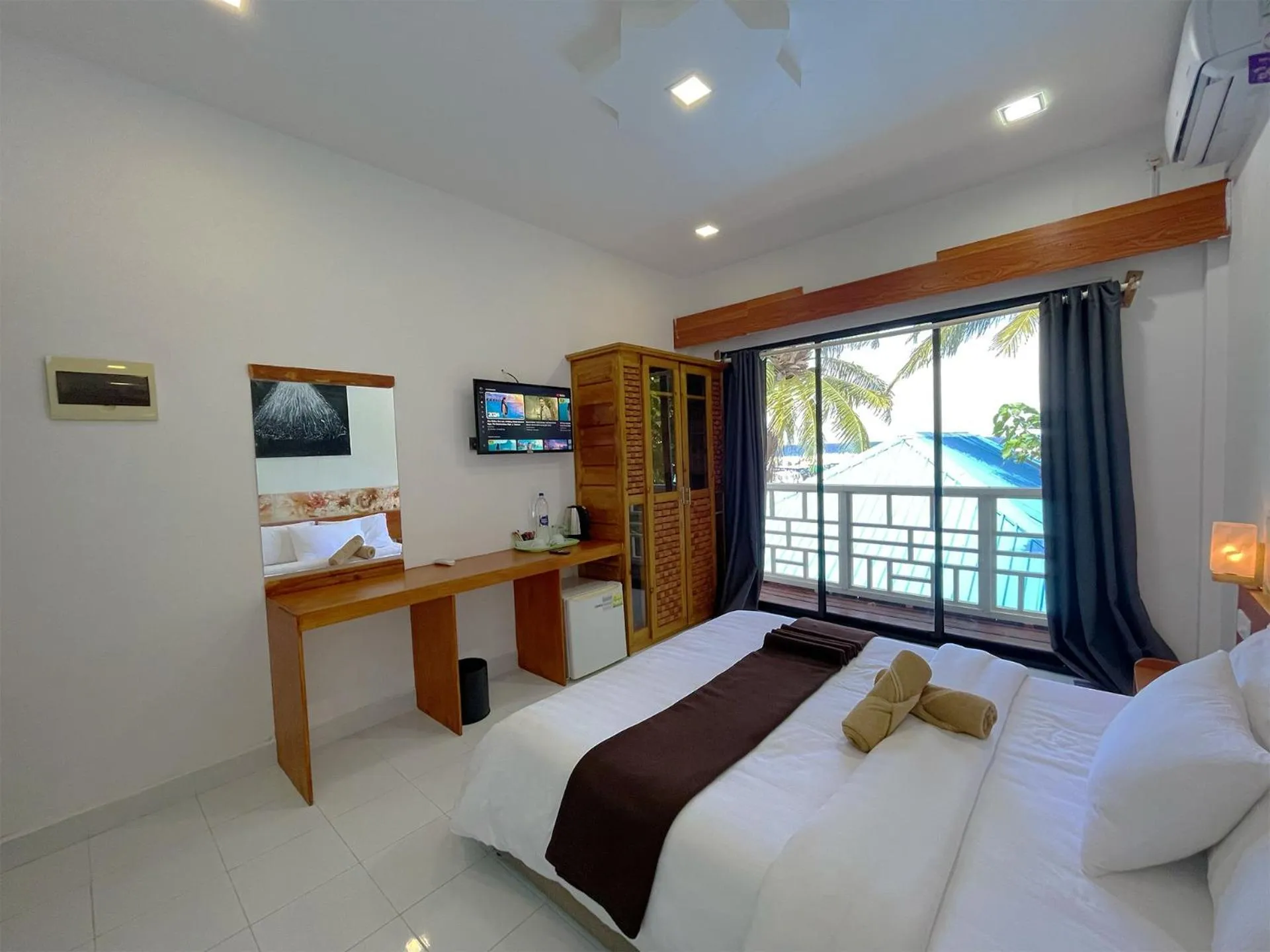Photo of the whole room, Bed in Paradise Retreat, Maafushi