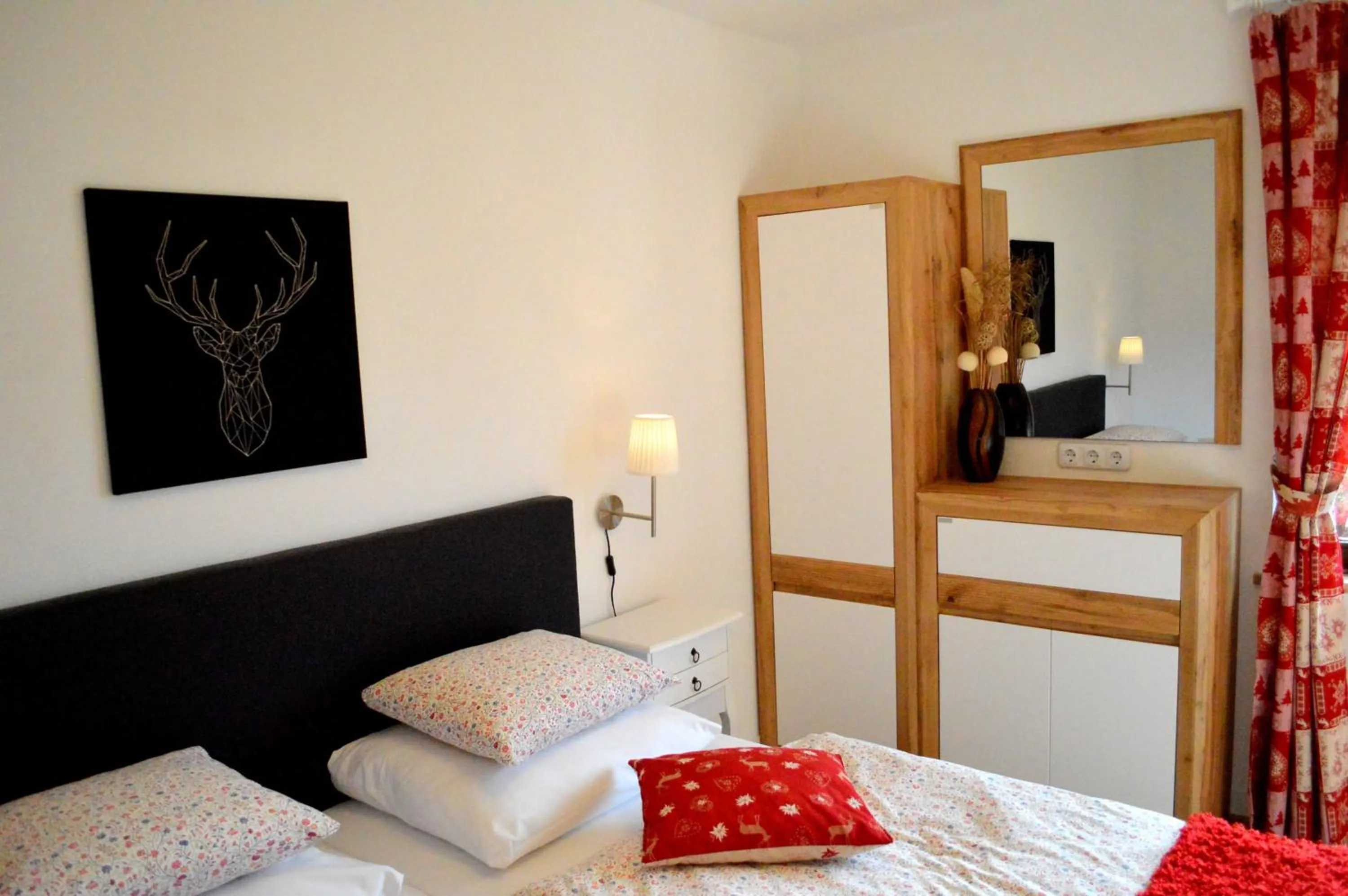 Photo of the whole room, Bed in Haus Susanne