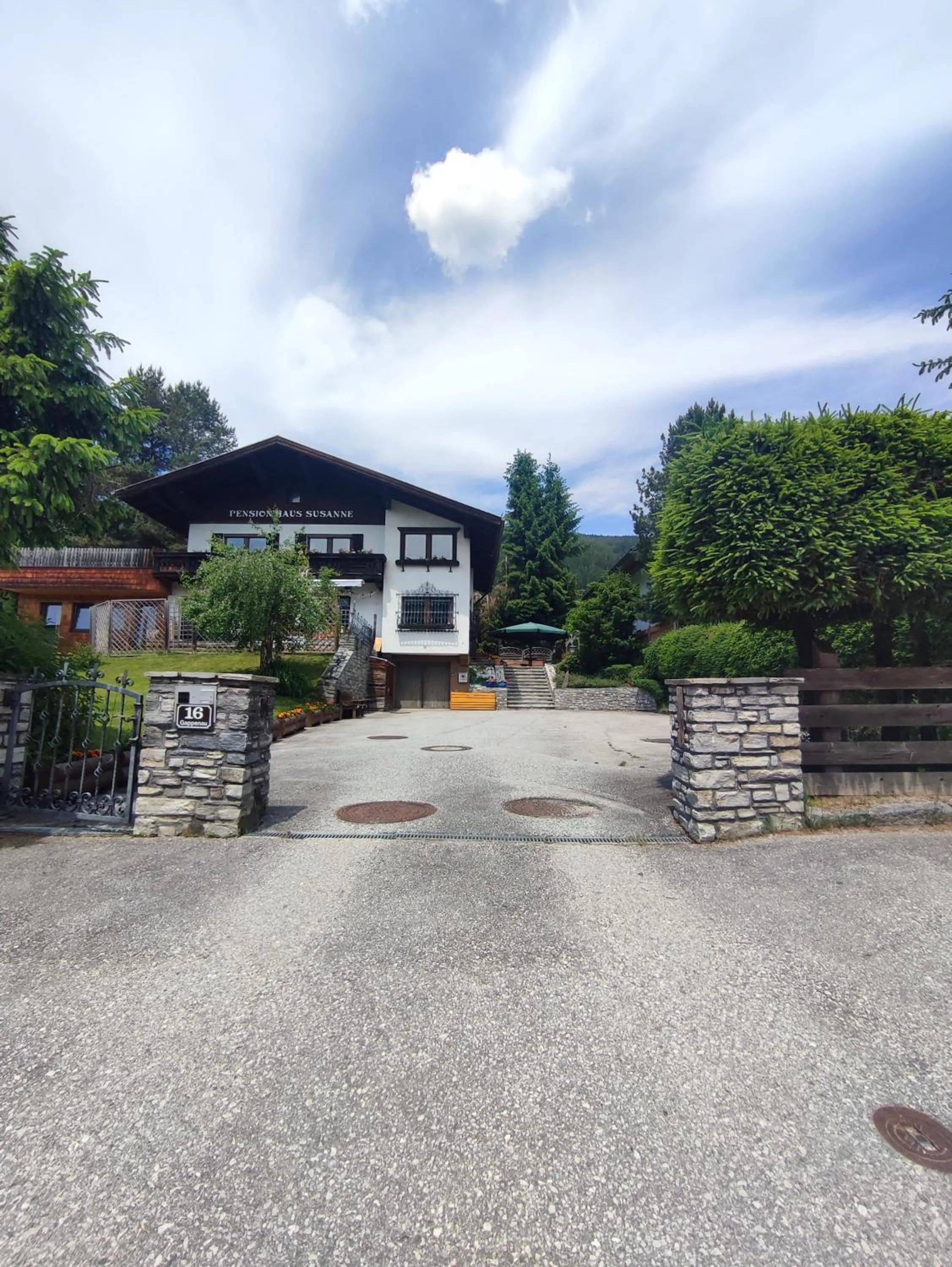 Property building in Haus Susanne