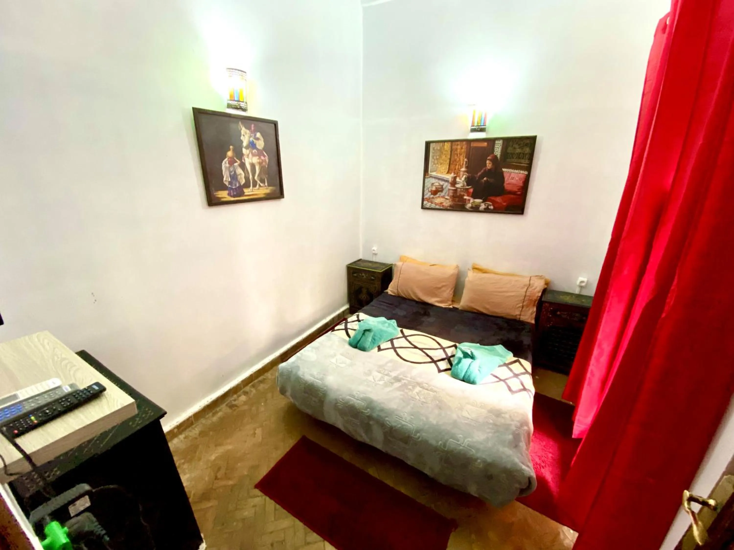 Property building, Bed in Riad Mandalay