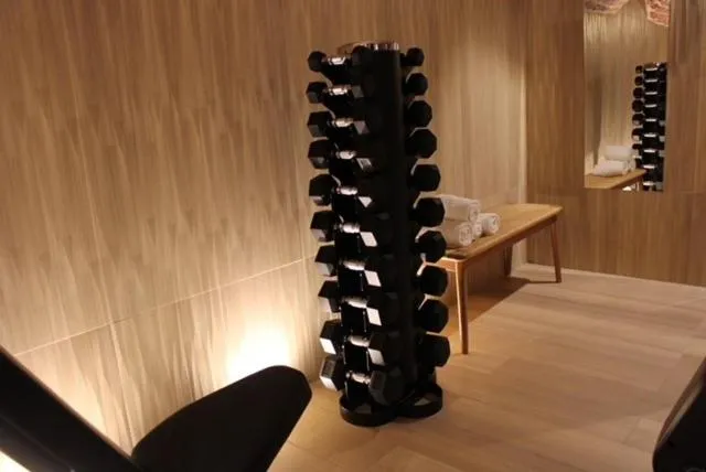 Fitness centre/facilities in Hôtel Amoi Paris