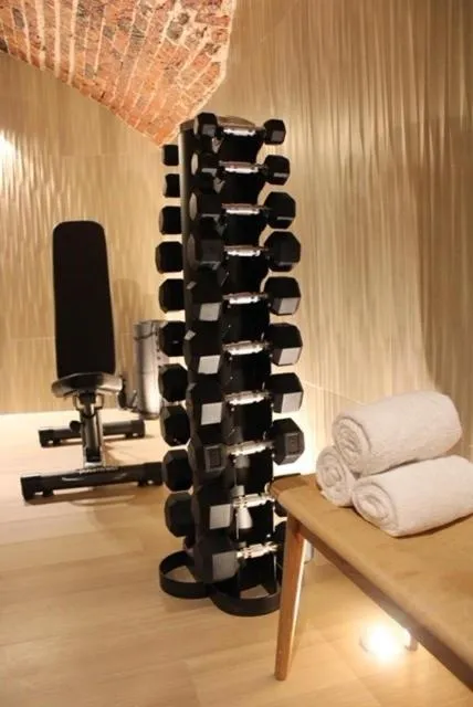 Fitness centre/facilities in Hôtel Amoi Paris