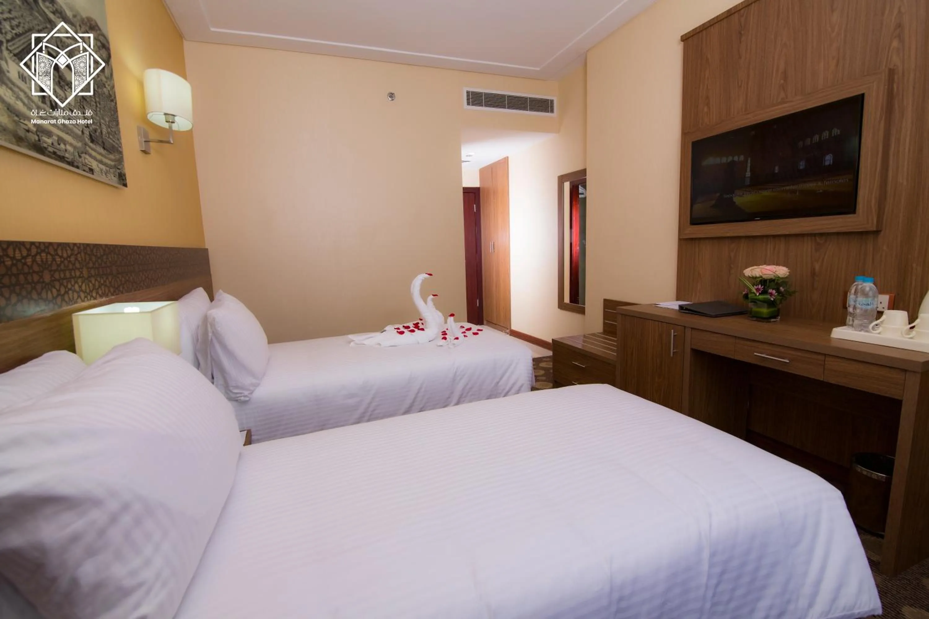 Bedroom, Bed in Manarat Gaza Hotel - Al Haram Tower