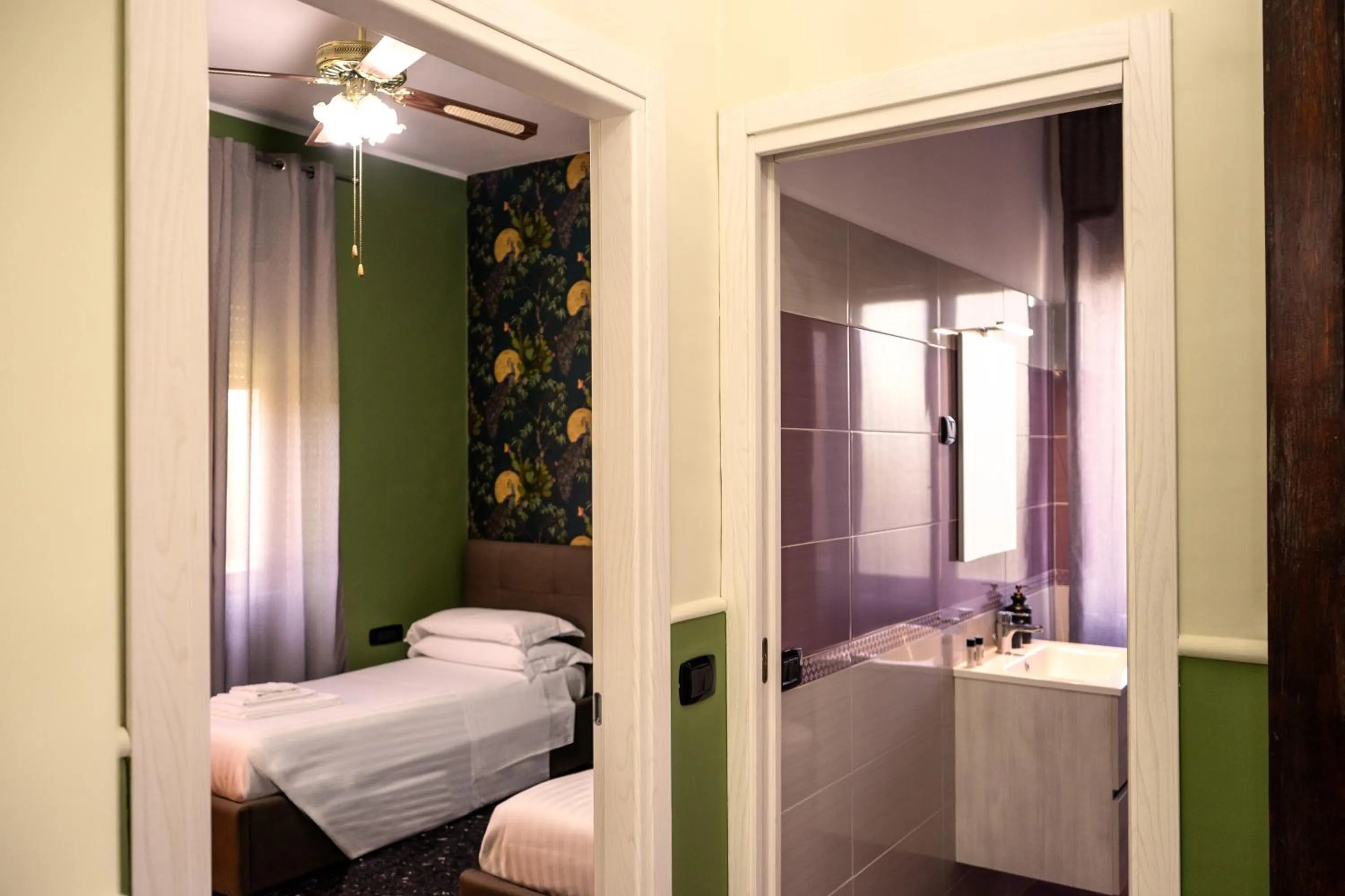 Bathroom, Bed in B&B L'EDEN