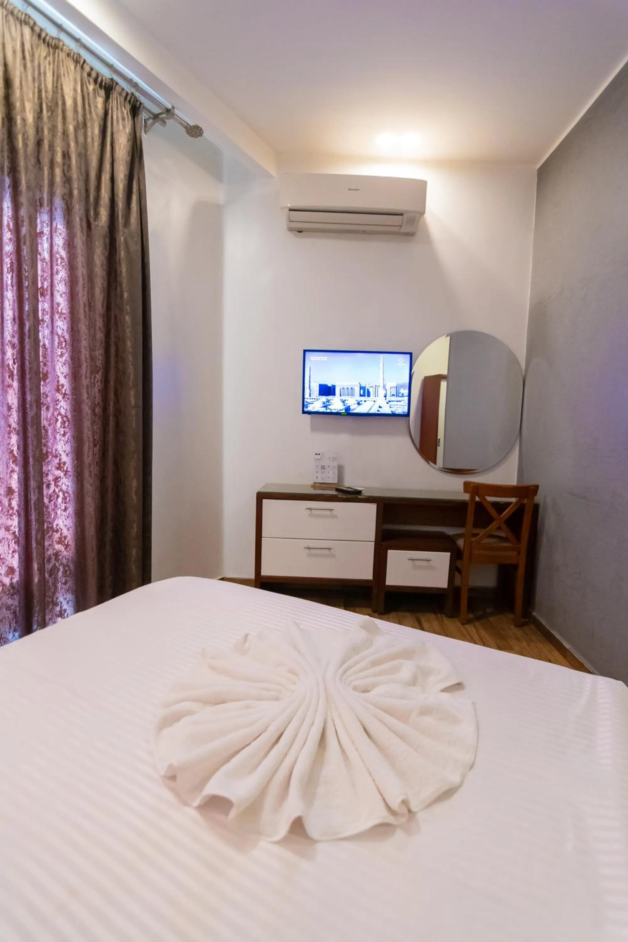 Bedroom, Bed in Museum Plaza