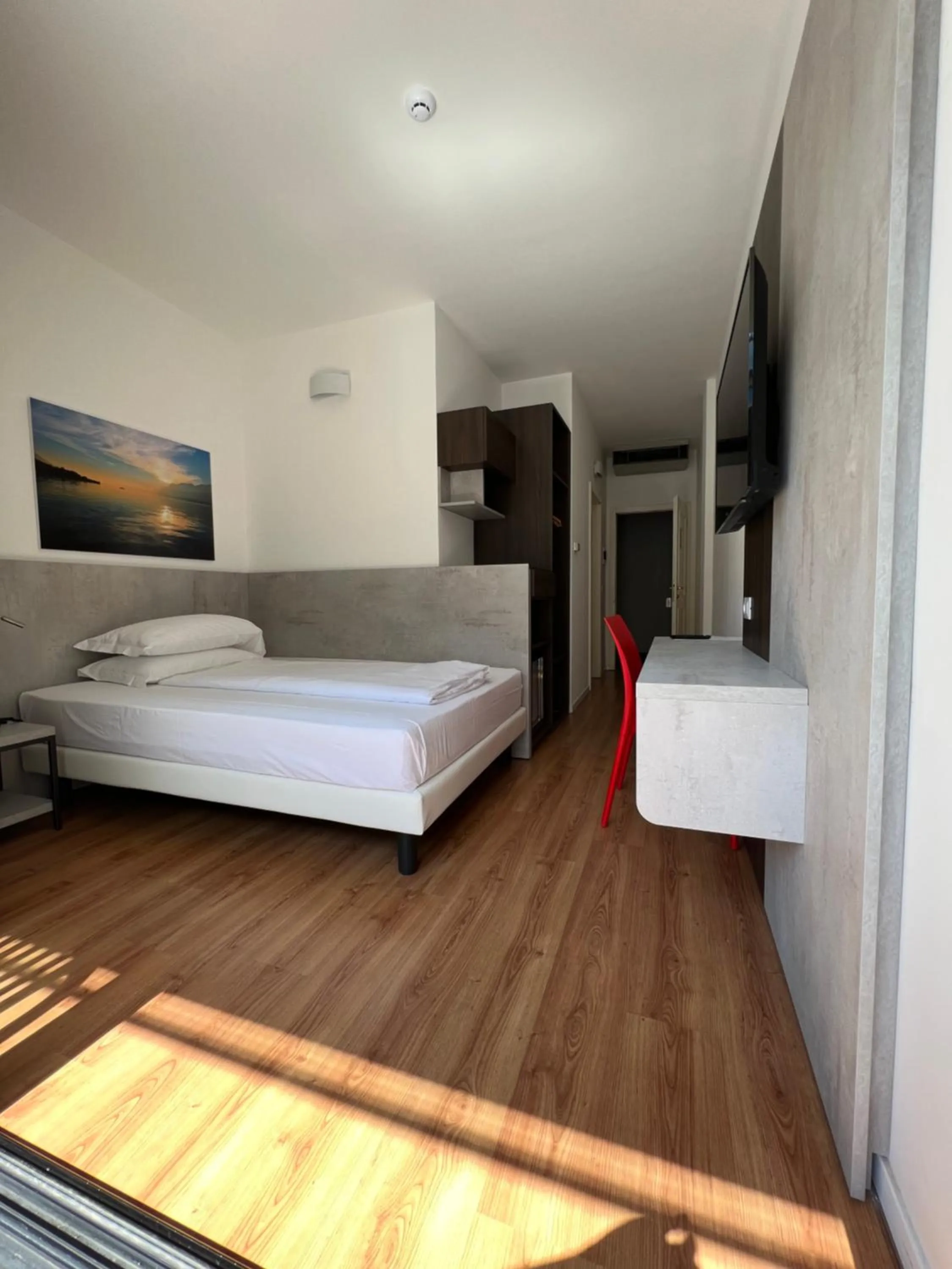 Bedroom, Bed in Wind Hotel