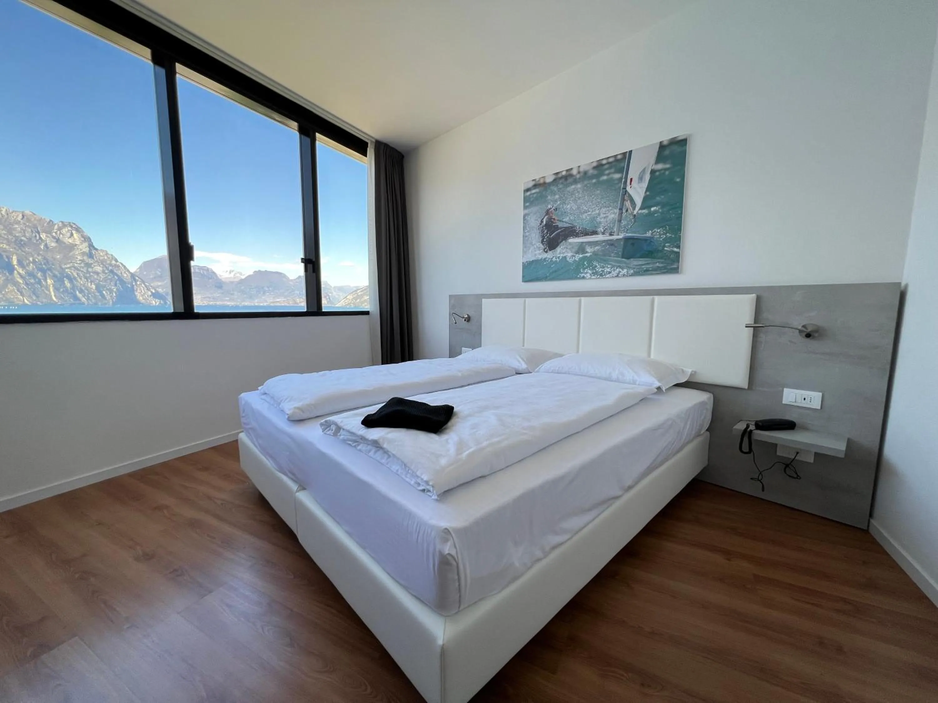 Bedroom, Bed in Wind Hotel