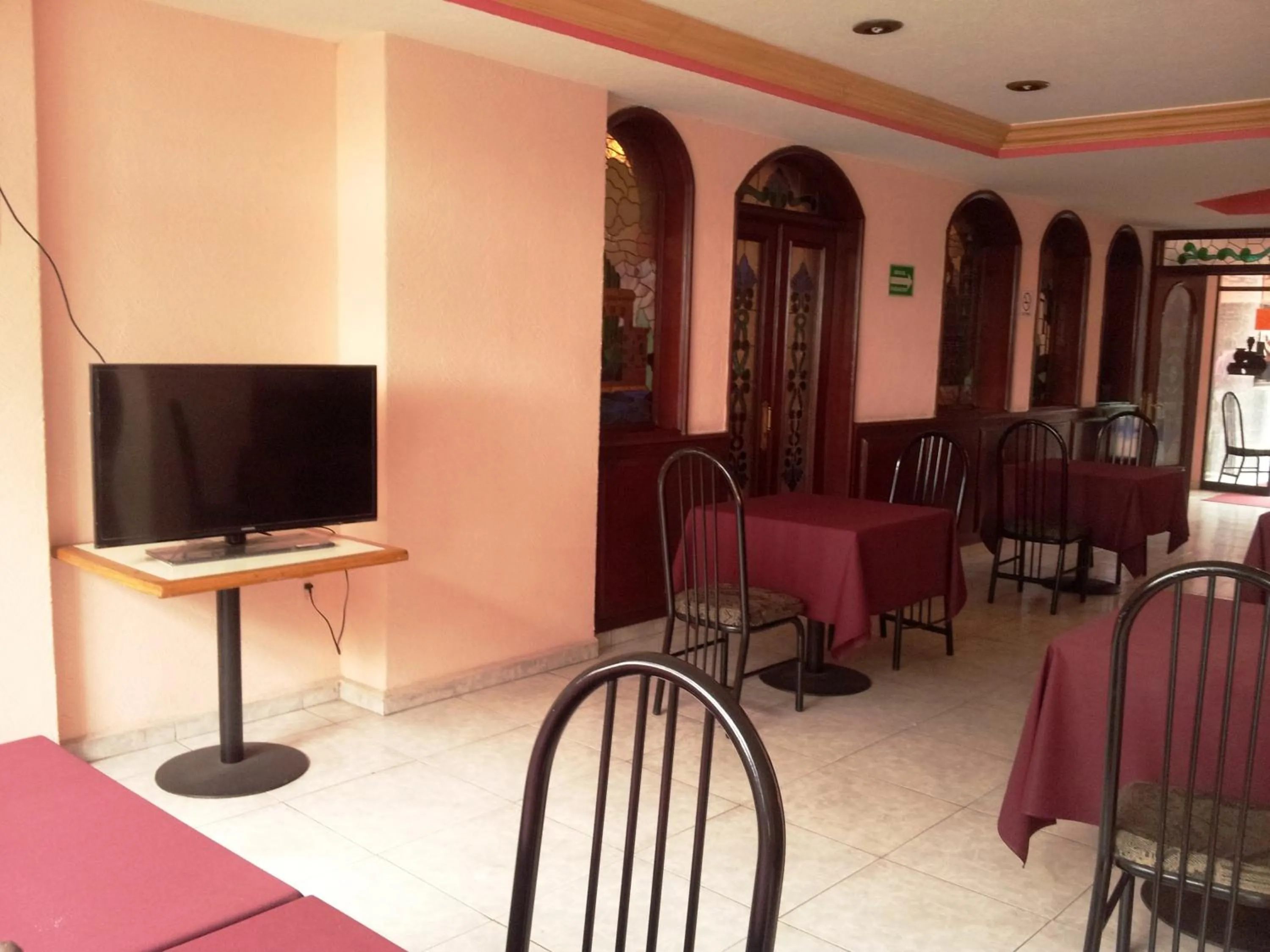 Restaurant/places to eat in Hotel Siesta del Sur