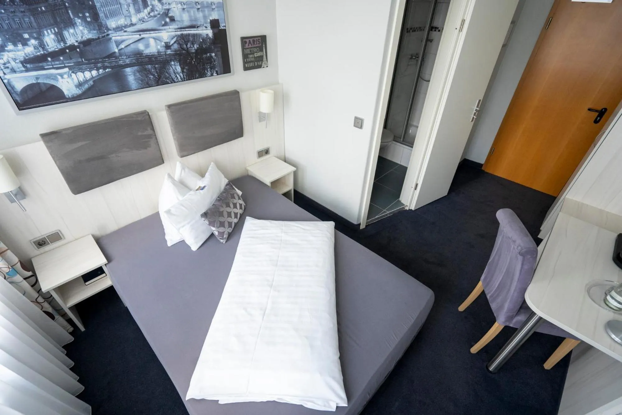 Bed in Hotel Stadt Lüdenscheid