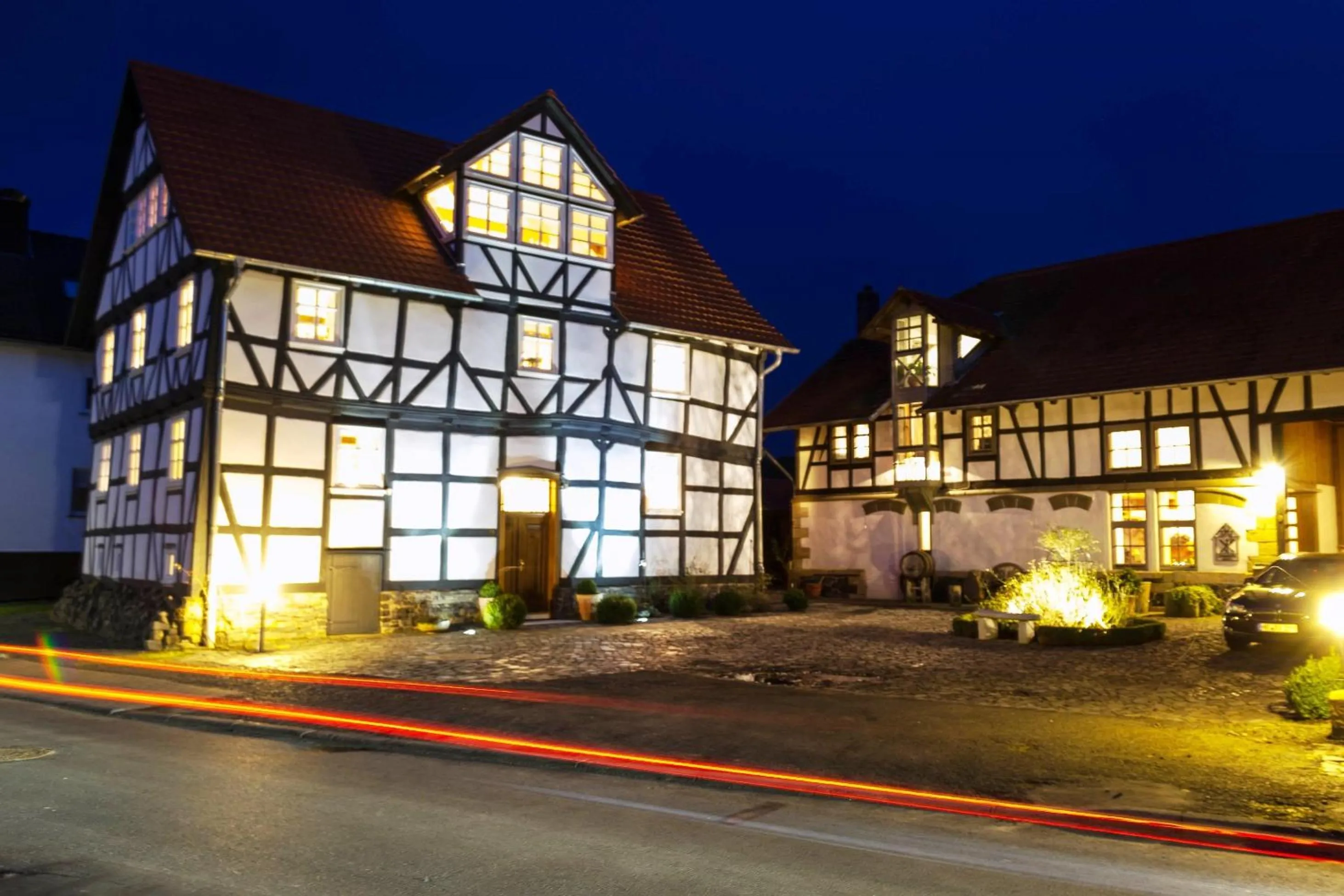 Facade/entrance in Romantik Hotel Zum Rosenhof