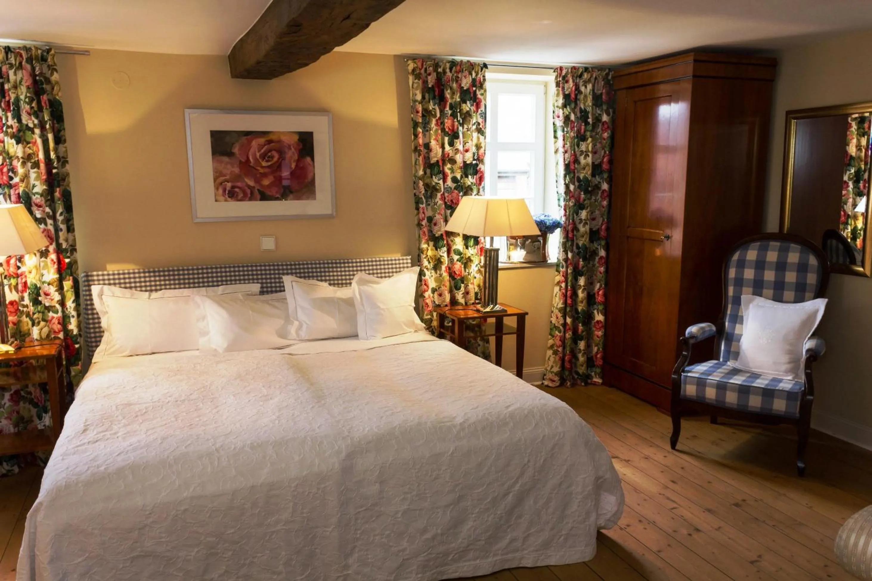 Photo of the whole room in Romantik Hotel Zum Rosenhof