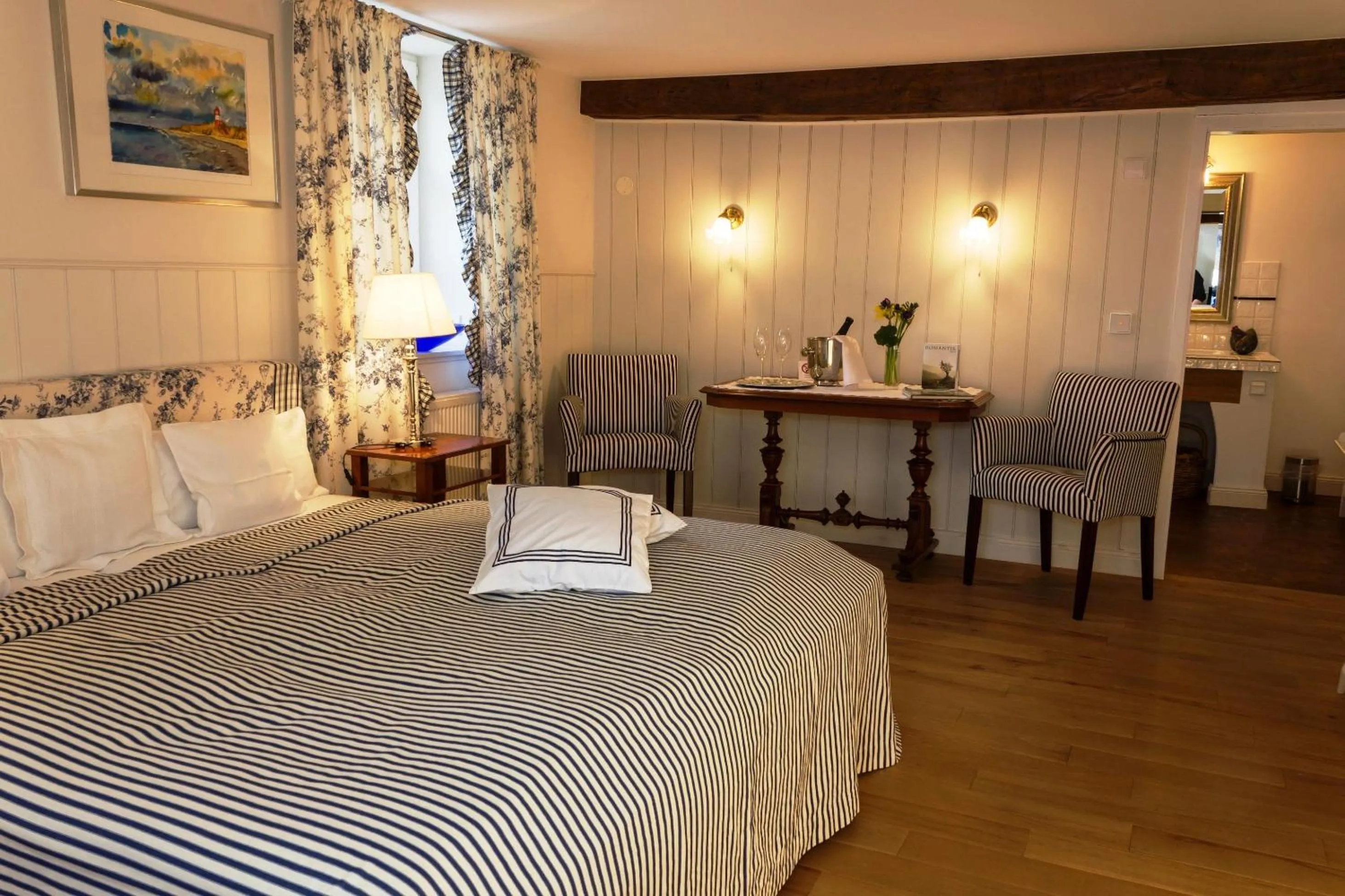 Photo of the whole room in Romantik Hotel Zum Rosenhof