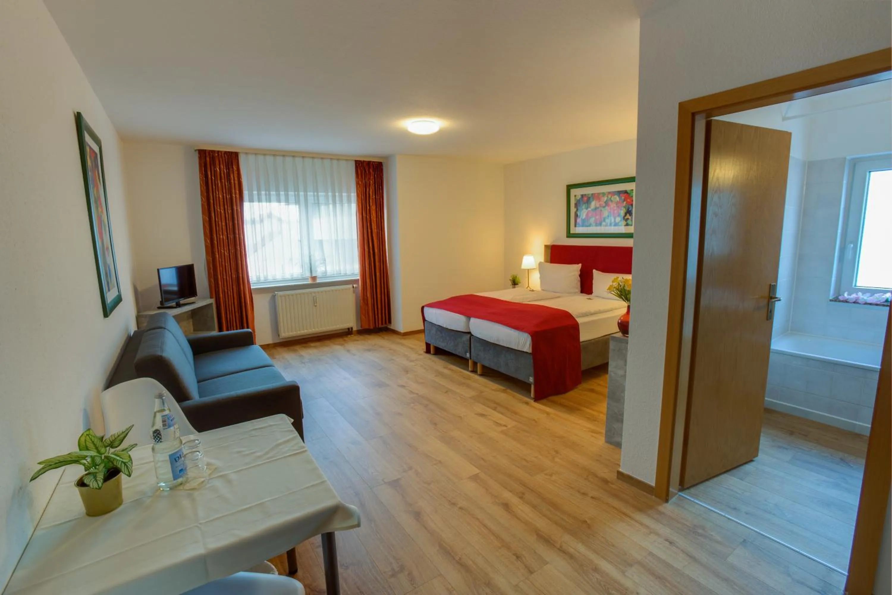 Bed in Hotel Leo Mühlhausen