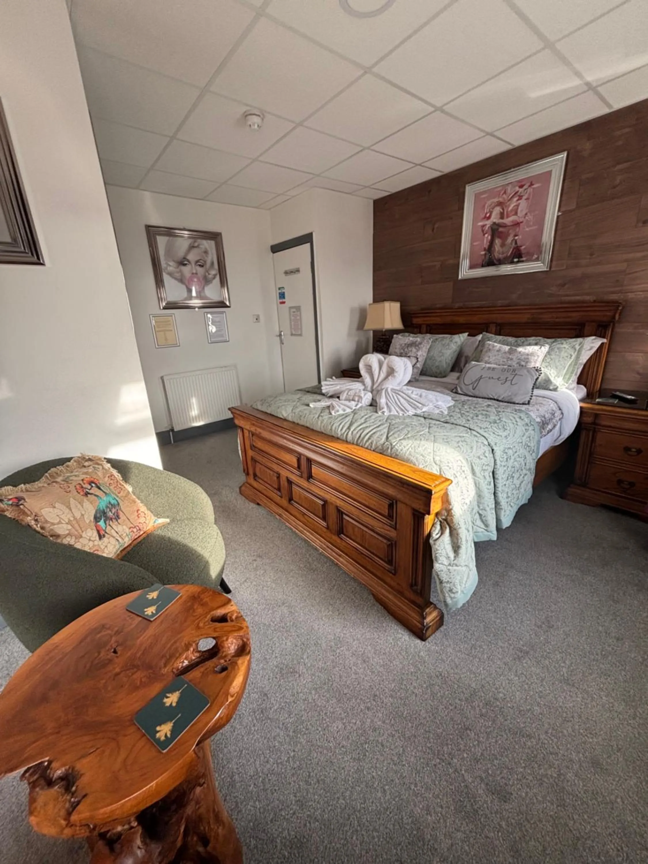 Bed in Kings Boutique Hotel