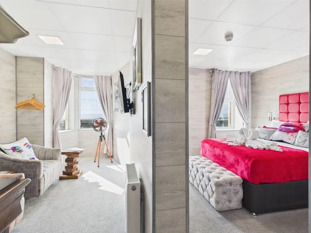 Photo of the whole room, Bed in Kings Boutique Hotel