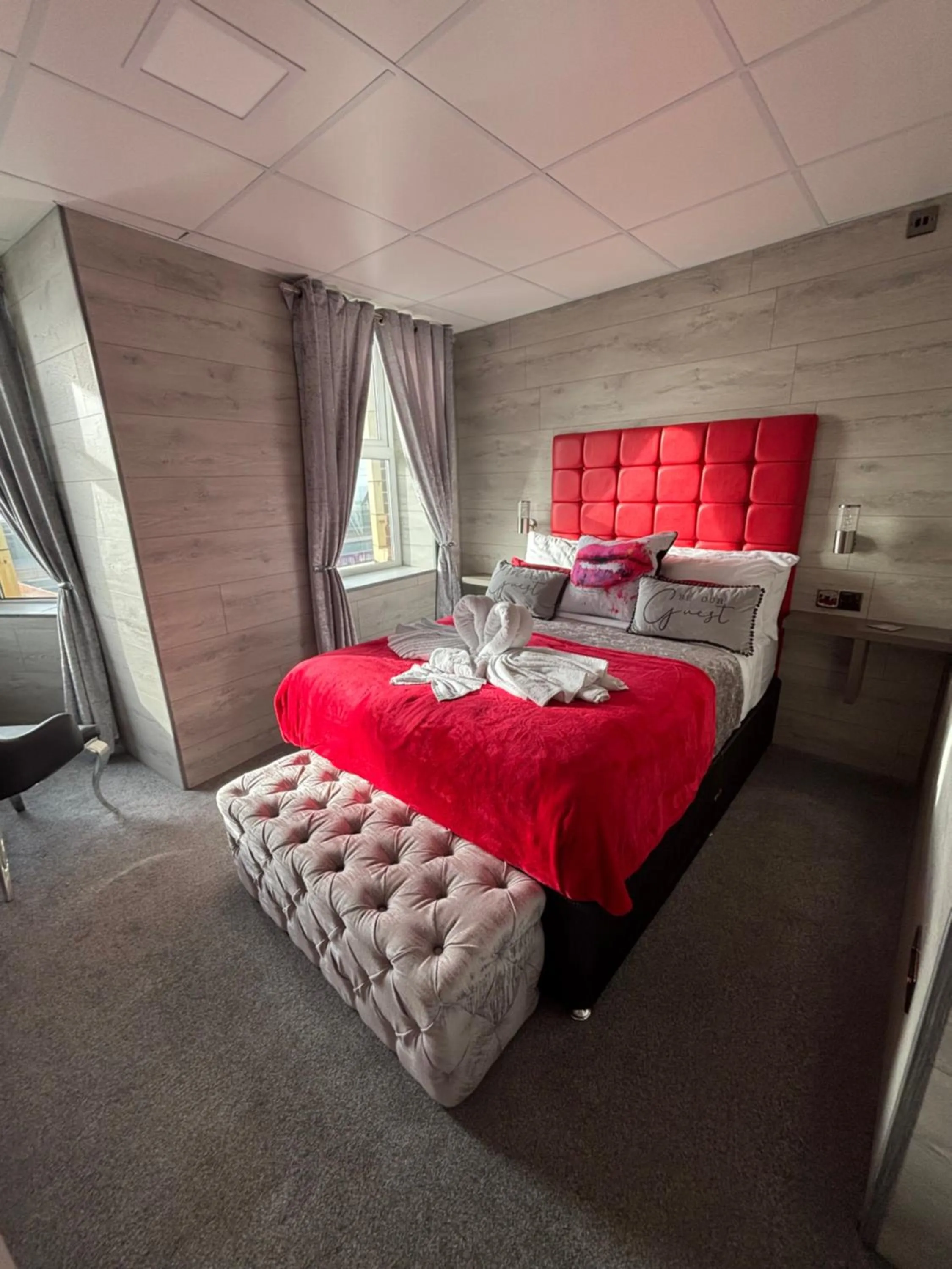 Bed in Kings Boutique Hotel