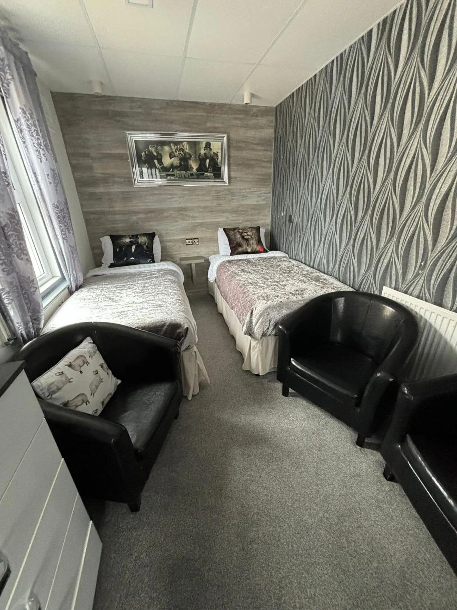 Bedroom, Bed in Kings Boutique Hotel