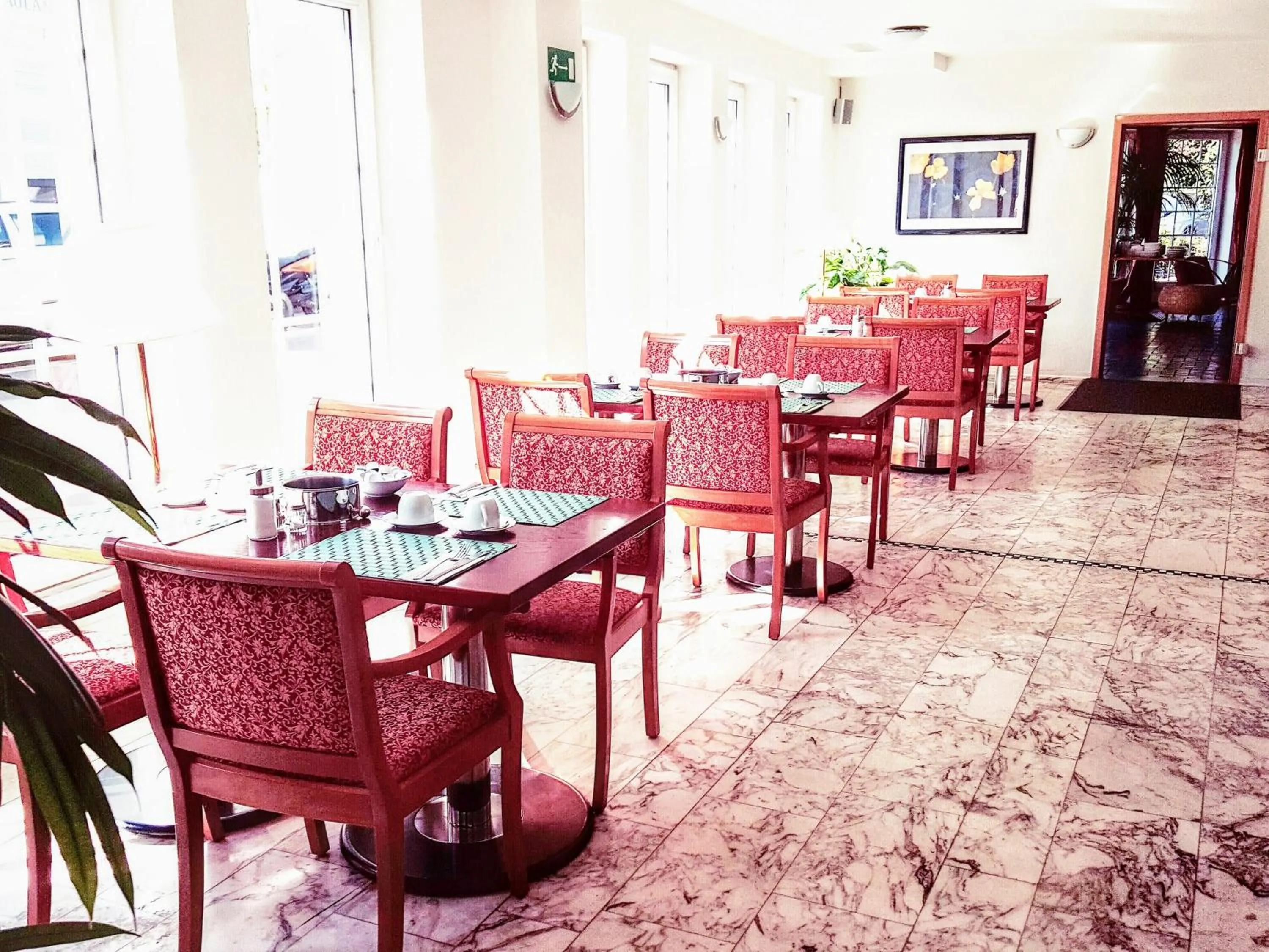 Dining area in Hotel Kölner Hof
