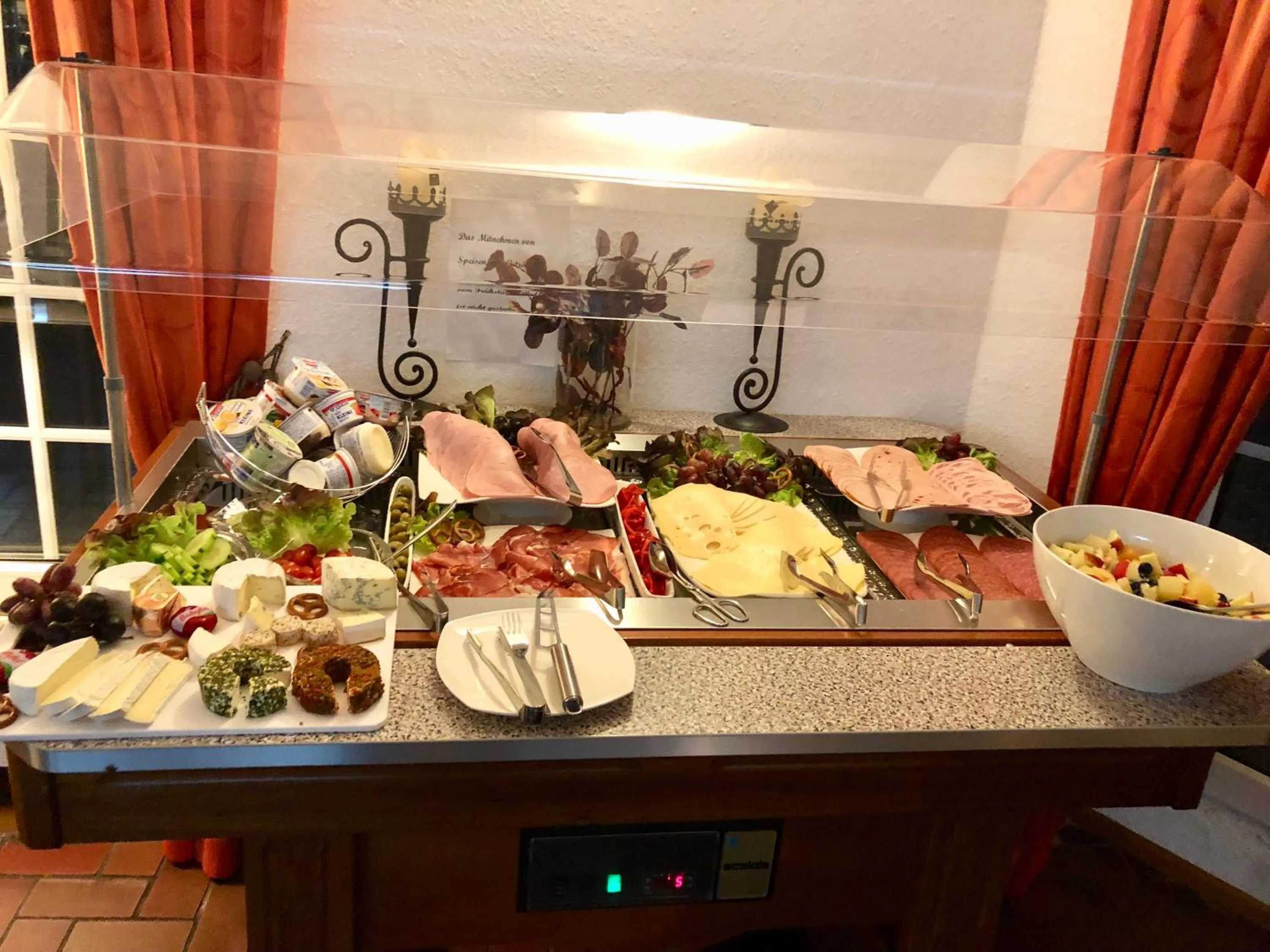 Food and drinks in Hotel Kölner Hof