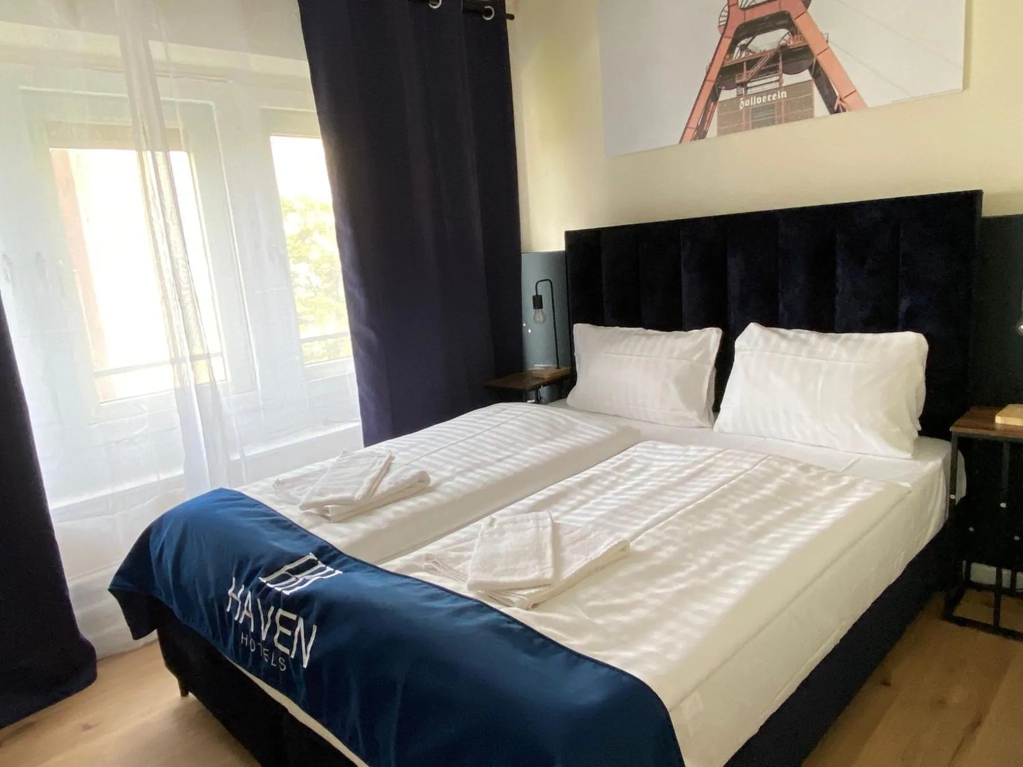 Bedroom, Bed in Haven Hotel - Wuppertal