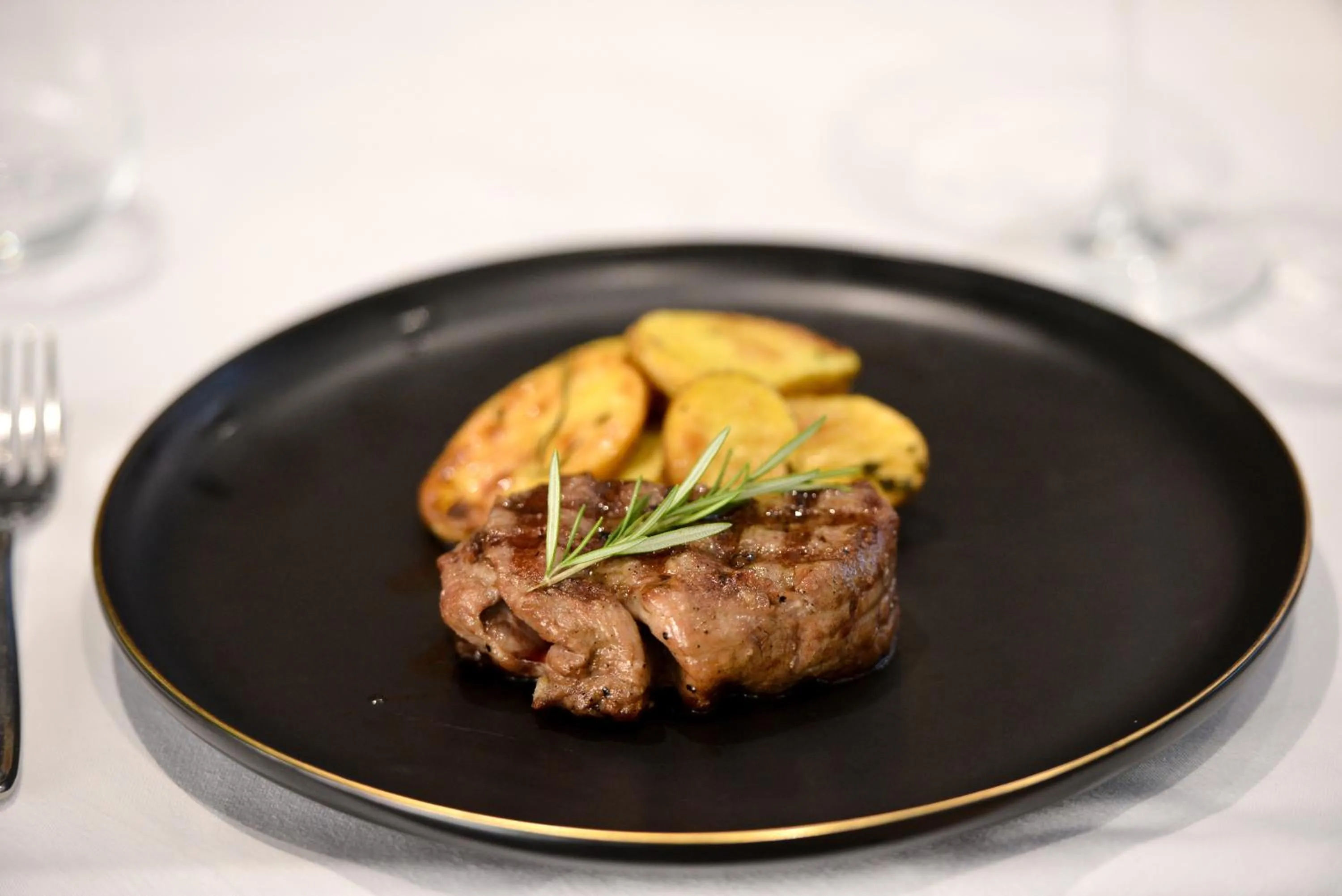 Restaurant/places to eat in Habitat Hotel Tirana