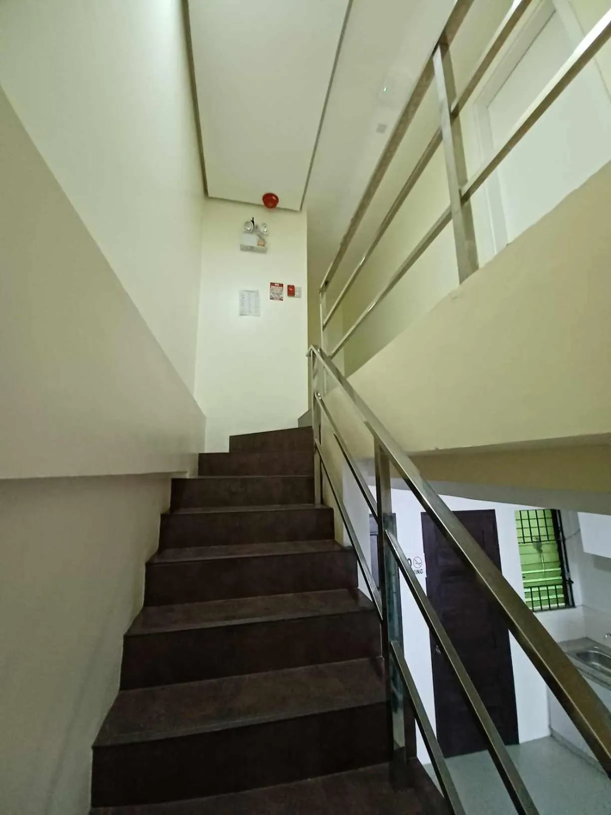 Photo of the whole room in 2020 Travelers Inn