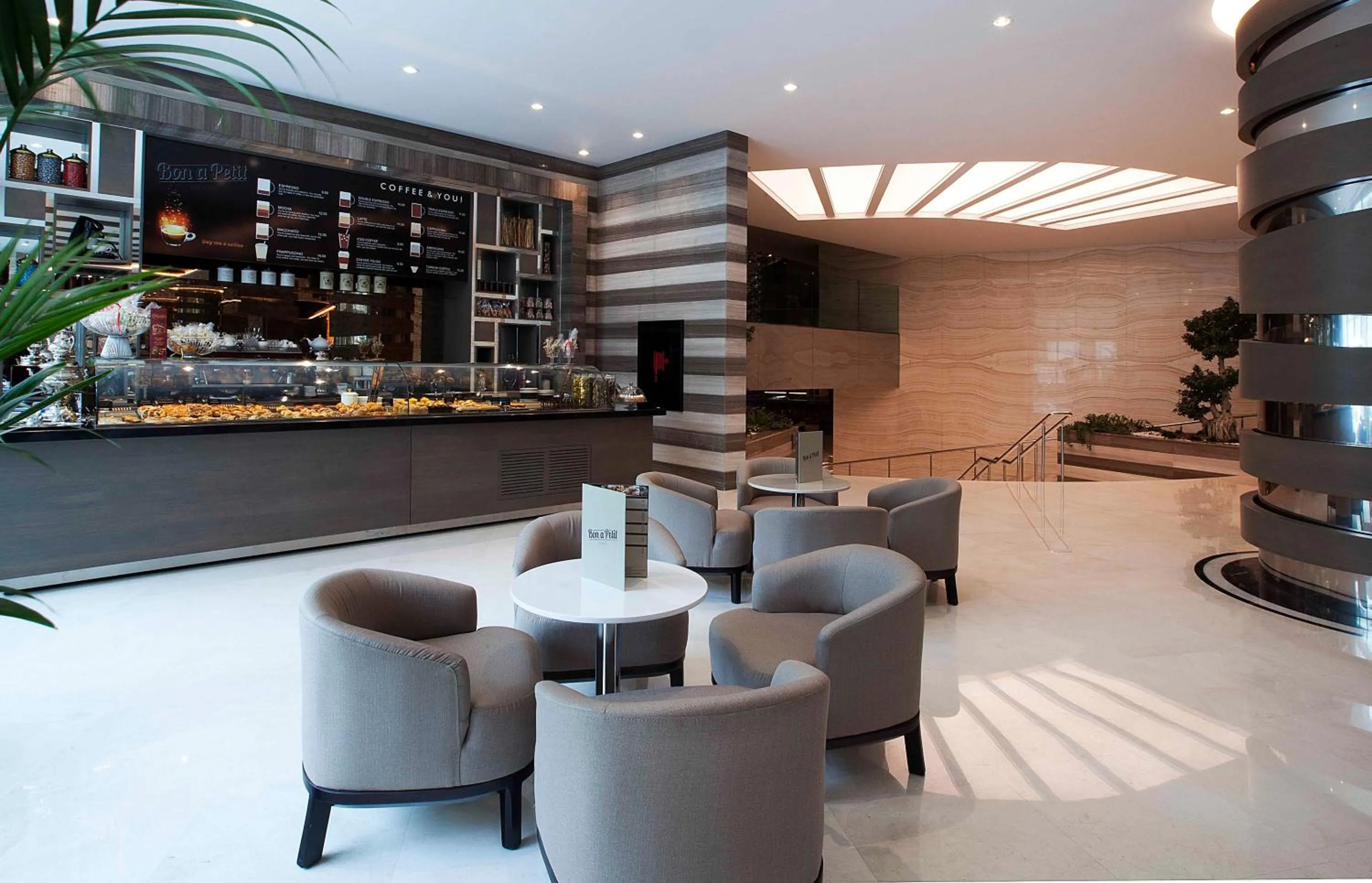 Lounge or bar in Radisson Blu Hotel, Istanbul Sisli