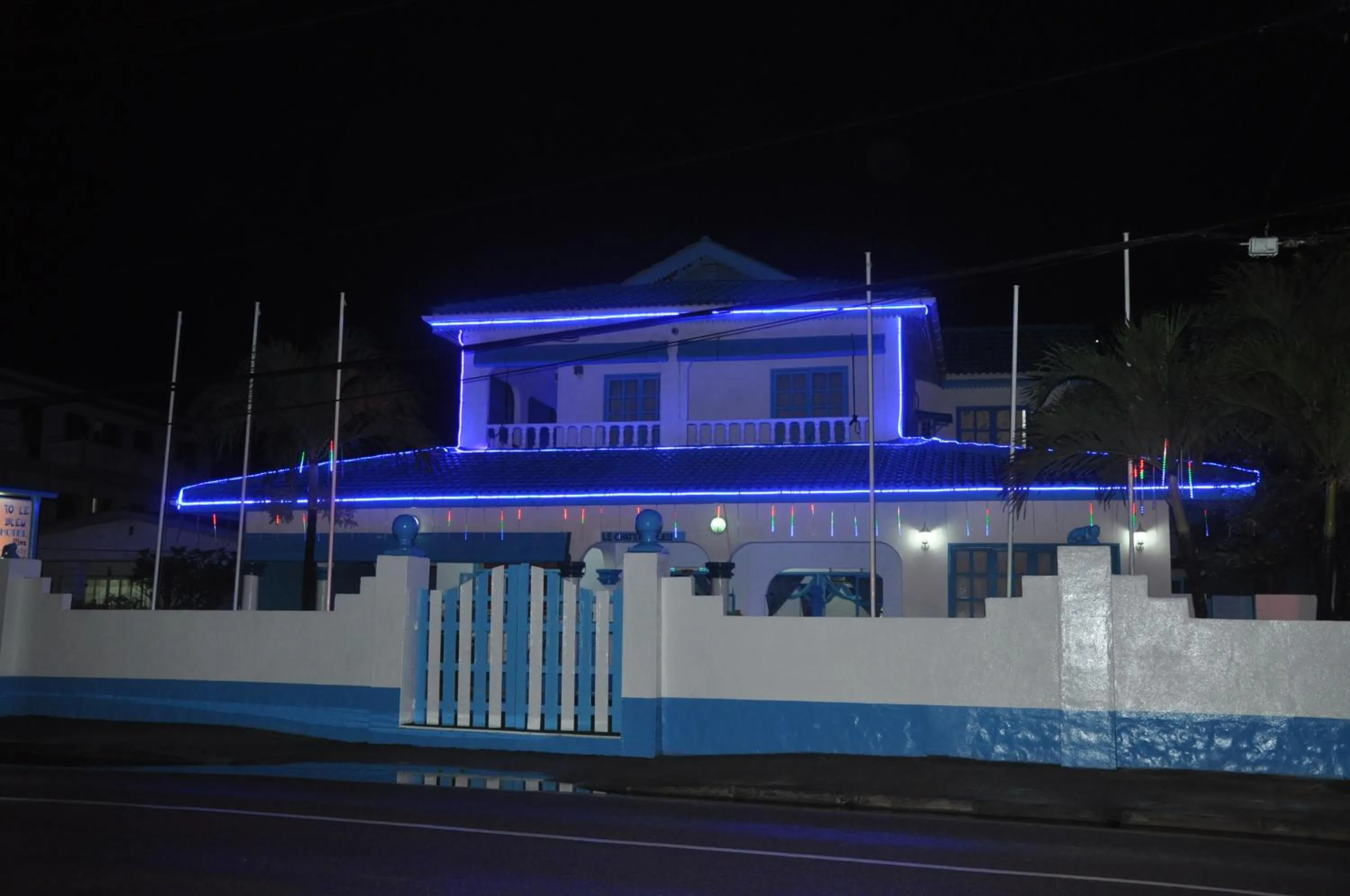 Facade/entrance in Le Chateau Bleu