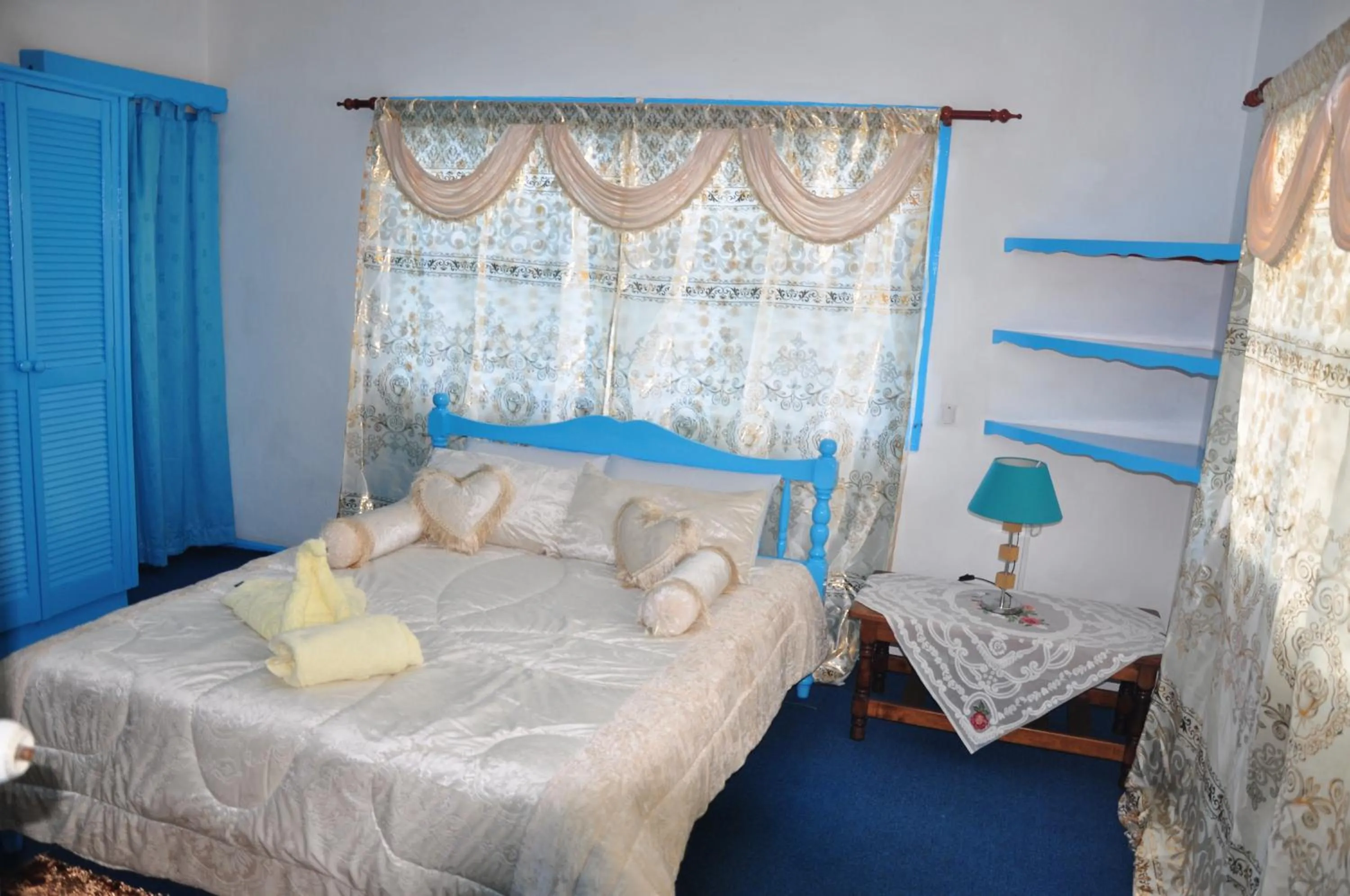 Bed in Le Chateau Bleu