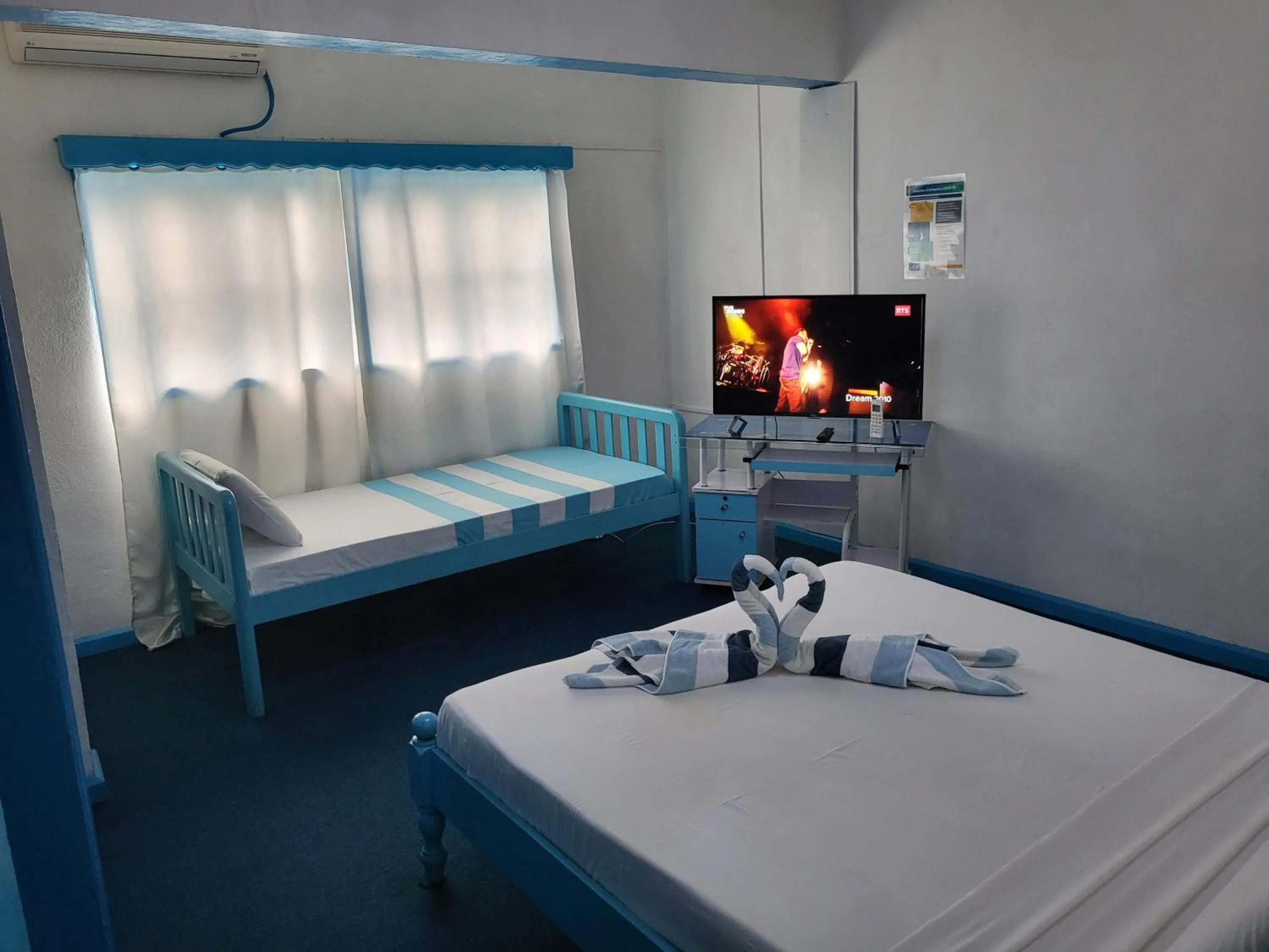 Bed in Le Chateau Bleu