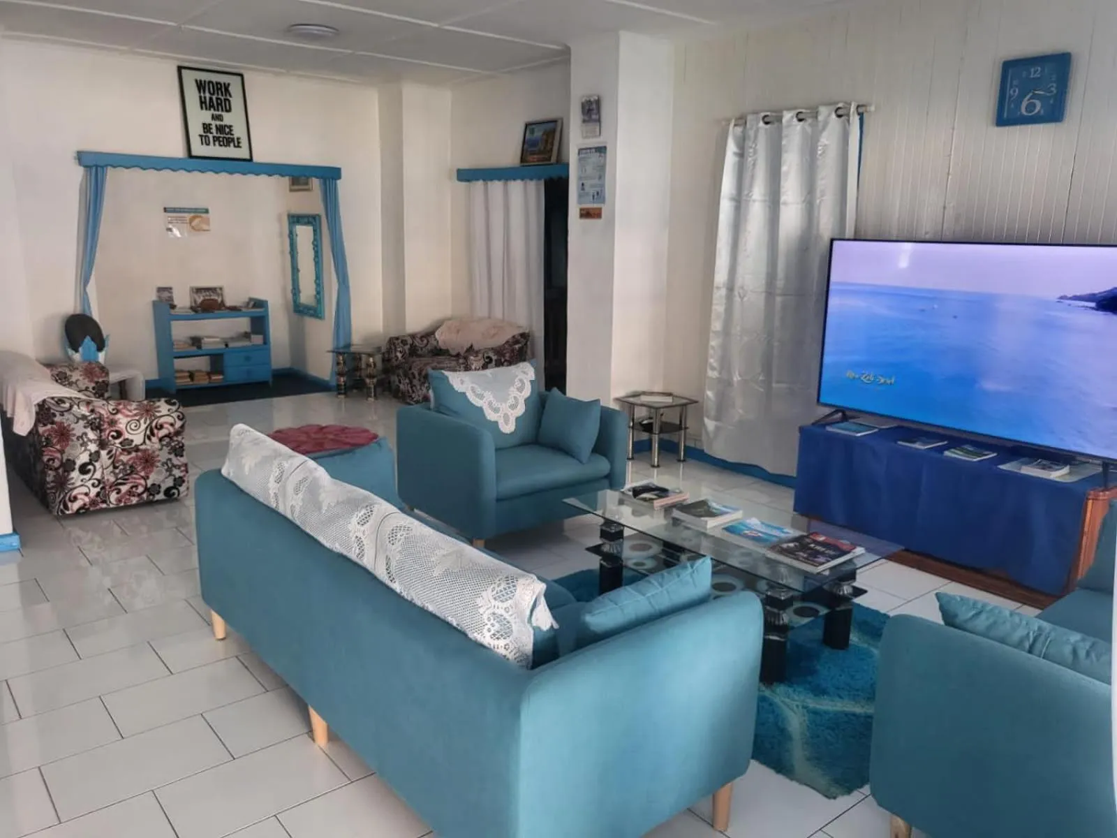 TV and multimedia in Le Chateau Bleu