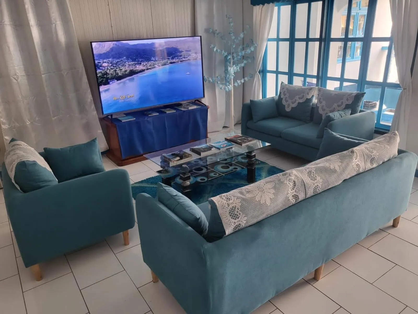 TV and multimedia in Le Chateau Bleu