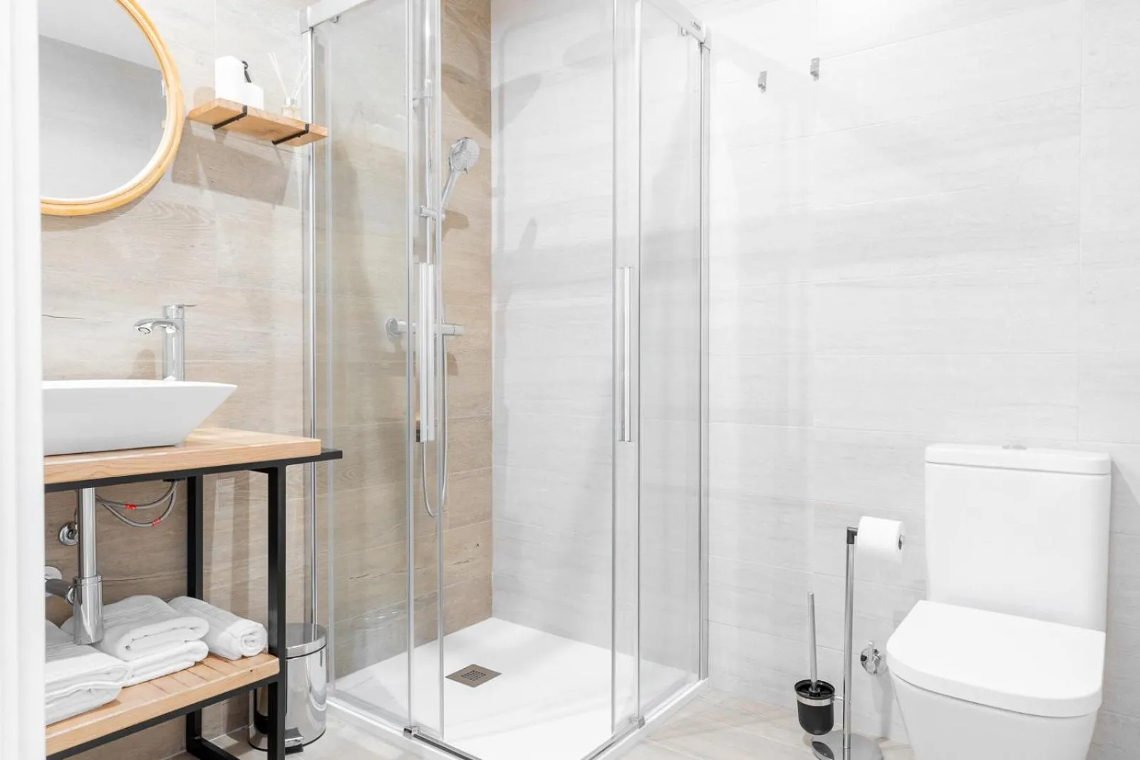 Bathroom in Jardines Villaverde