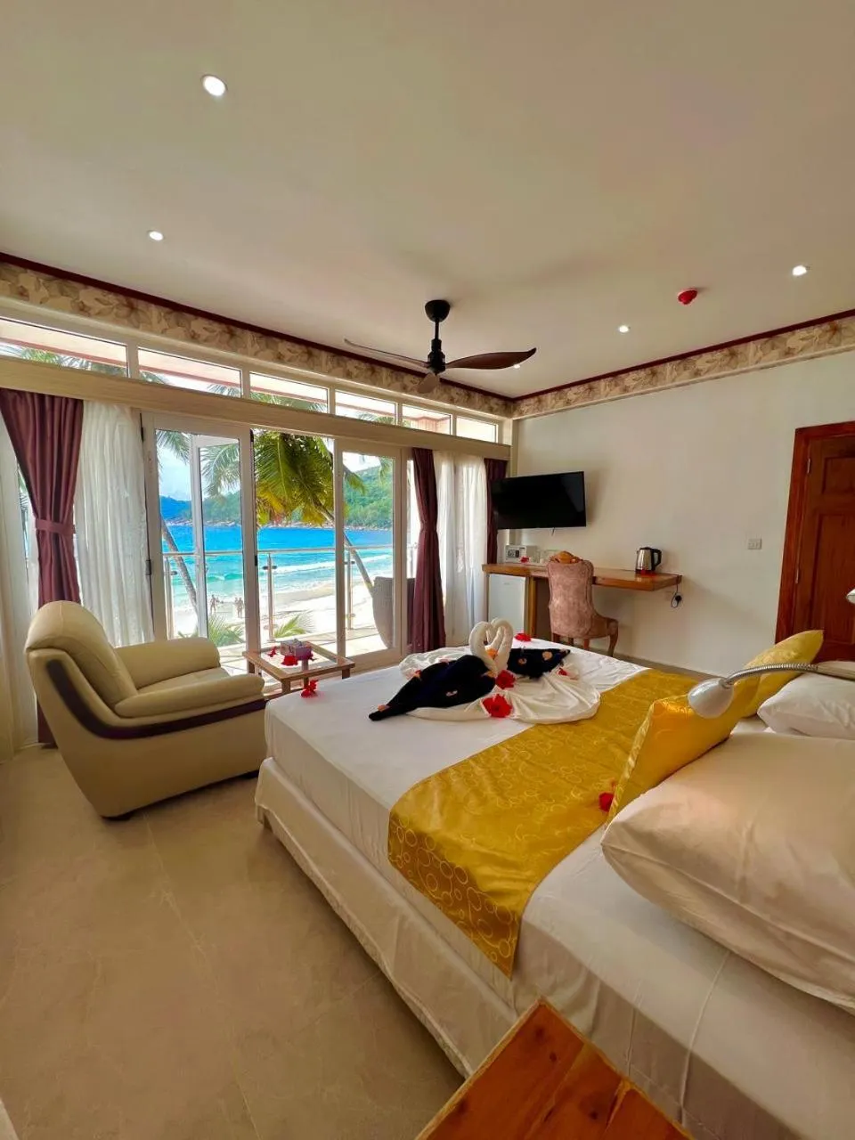 Photo of the whole room, Bed in Villa Chez Batista