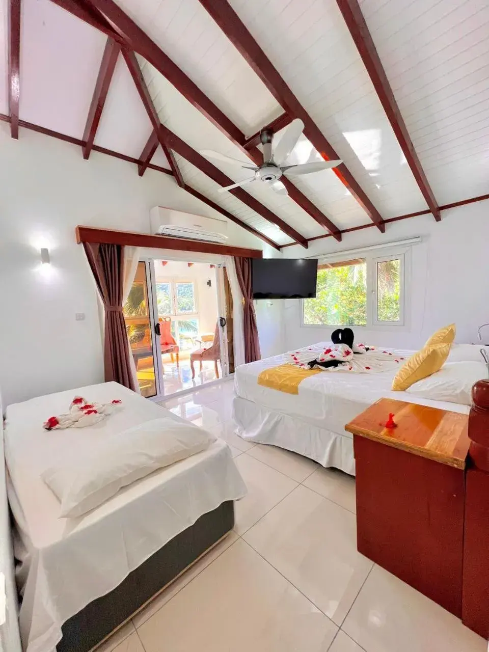 Family Room with Bath in Villa Chez Batista Family Room with Bath in Villa Chez Batista