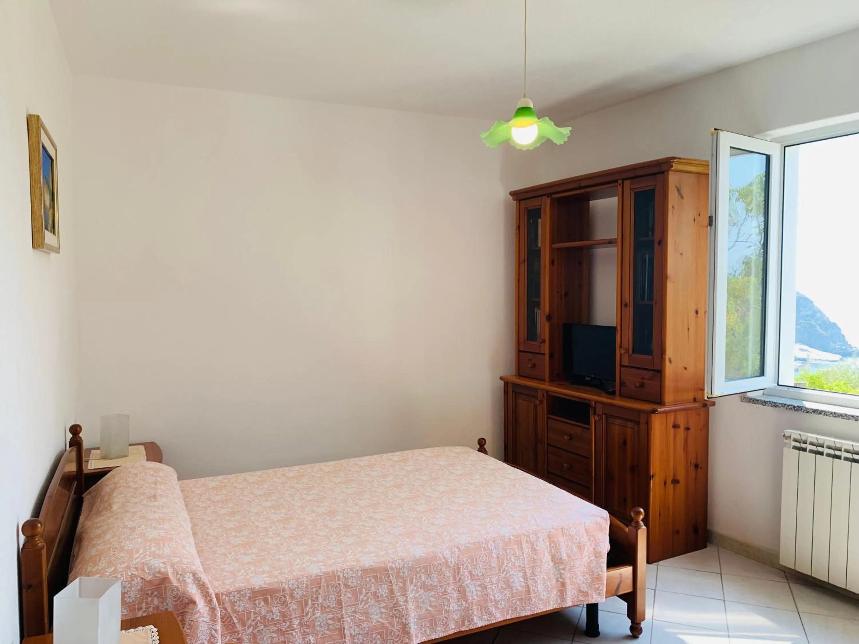 Photo of the whole room, Bed in Pensione Casa Verde