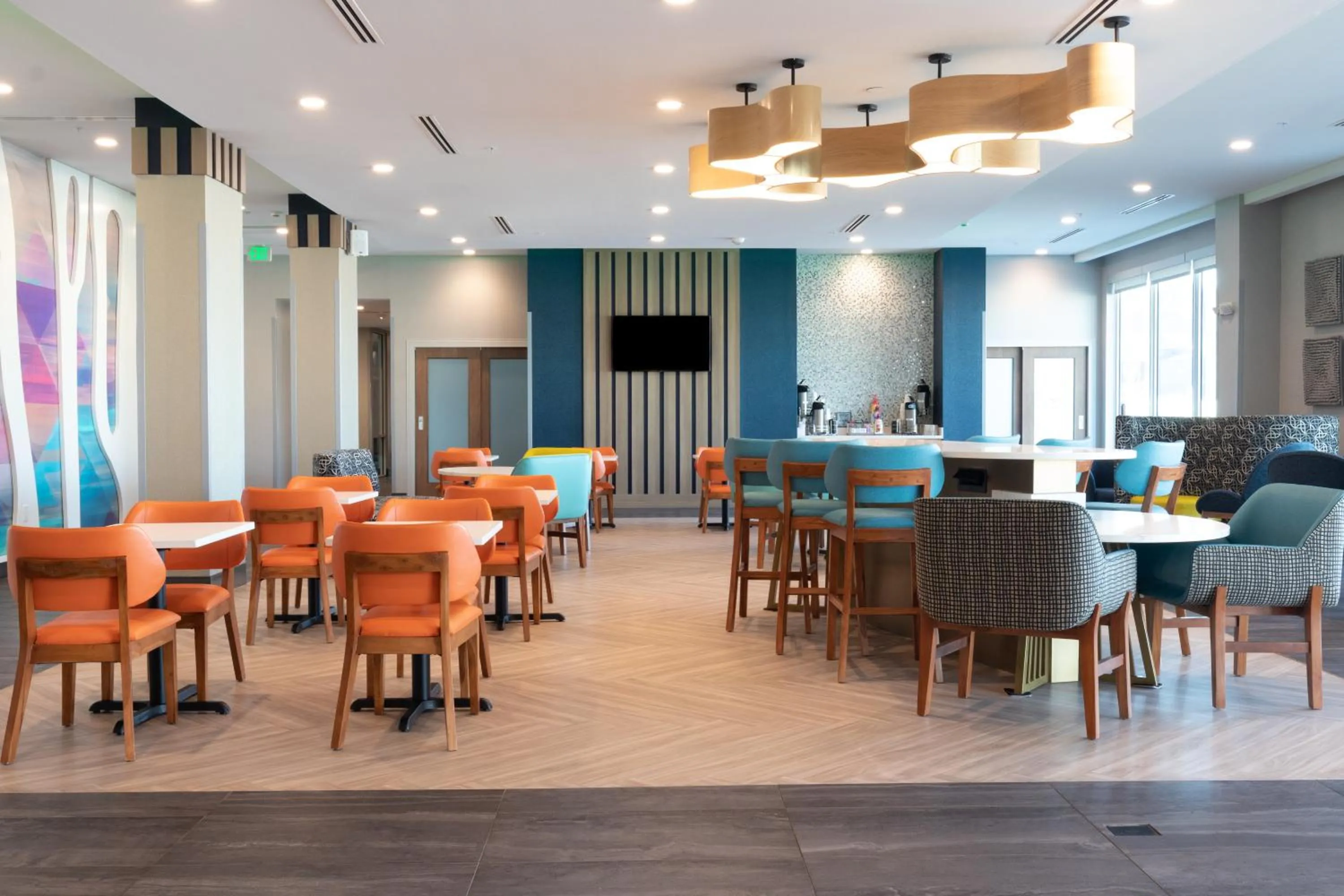 Restaurant/places to eat in La Quinta Inn & Suites by Wyndham San Antonio Seaworld LAFB