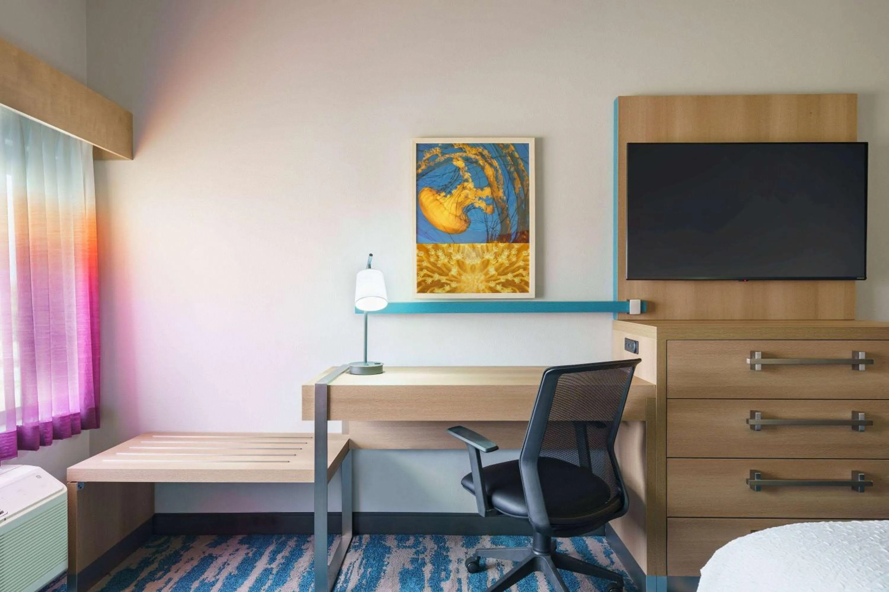 Photo of the whole room in La Quinta Inn & Suites by Wyndham San Antonio Seaworld LAFB