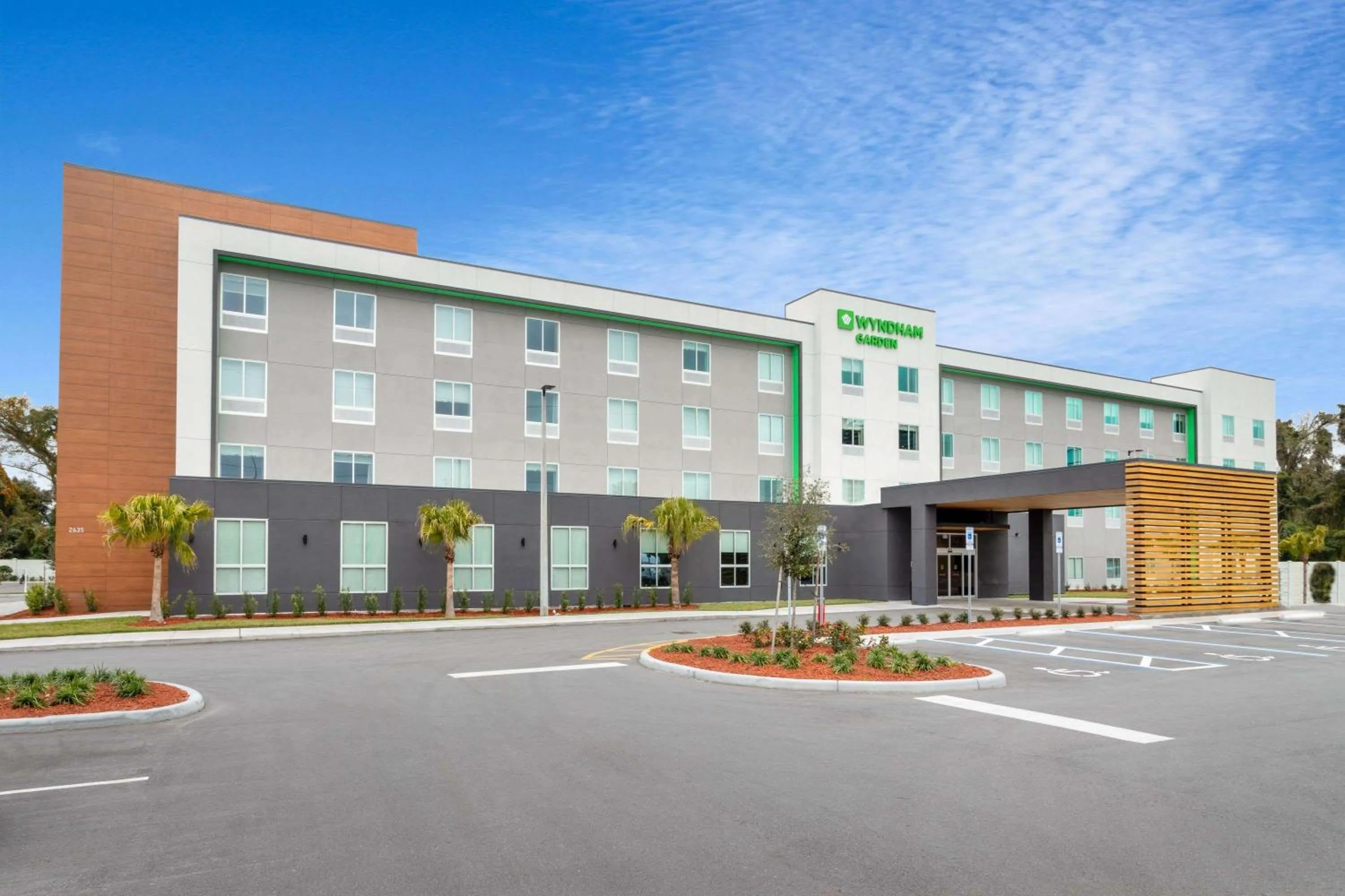 Property building in Wyndham Garden Orlando Airport - Free Airport Shuttle