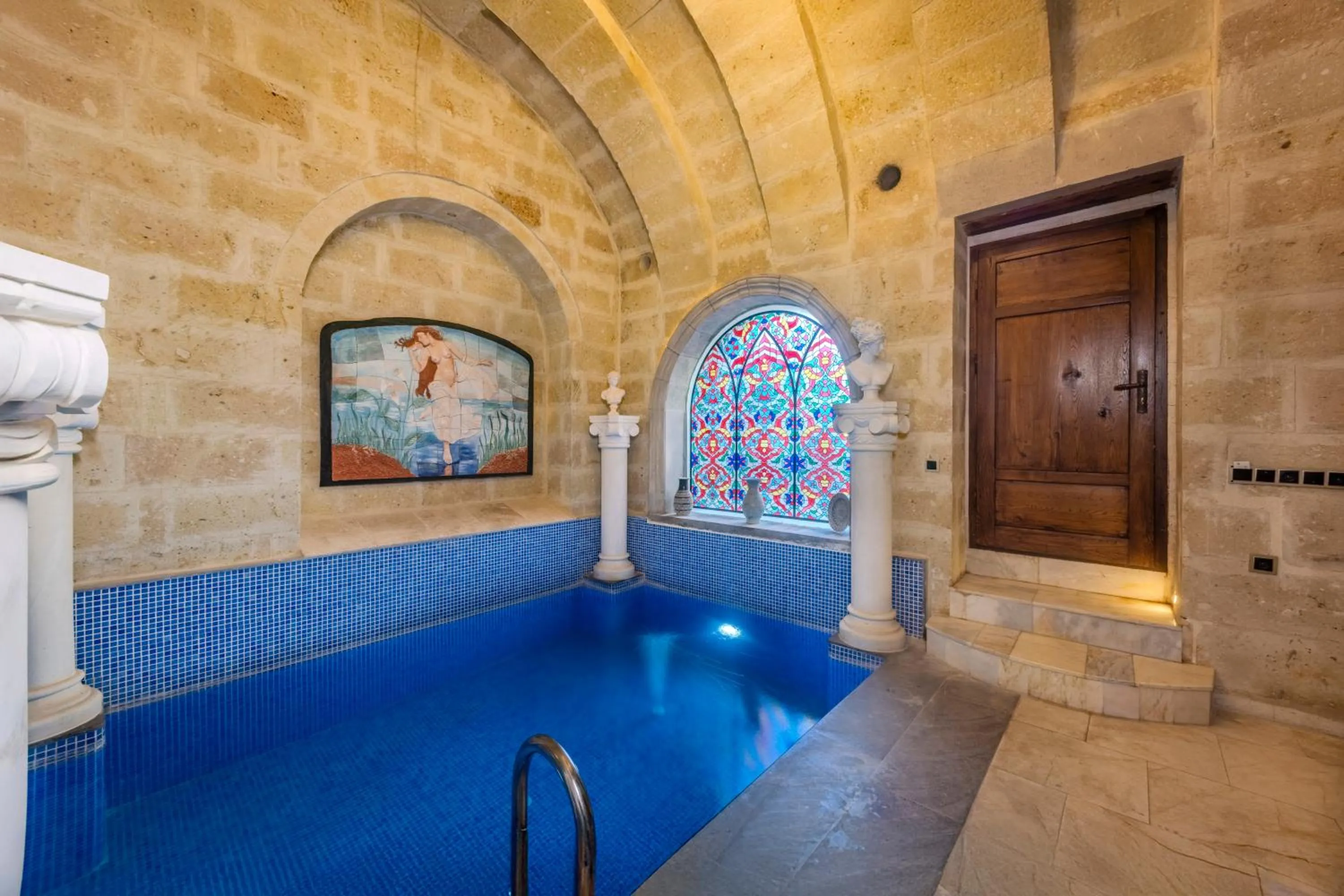 Swimming pool in Pegas Cave Suites