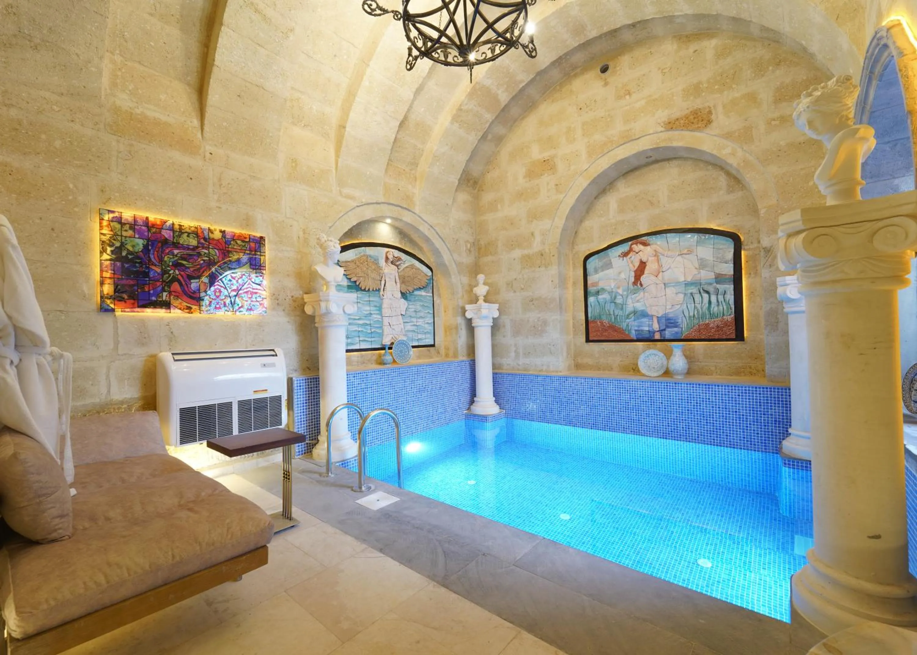 Swimming pool in Pegas Cave Suites
